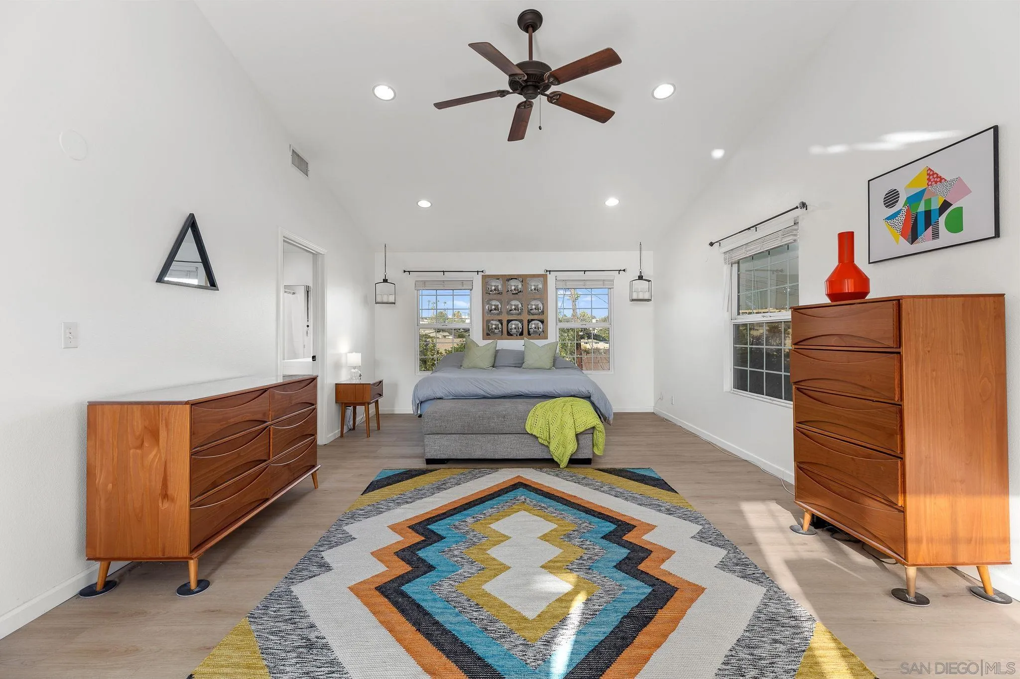 https://cdn.realtyfeed.com/cdn/127/260019866/6d6b6a26151a959ef11e7e42cfbec083.webp