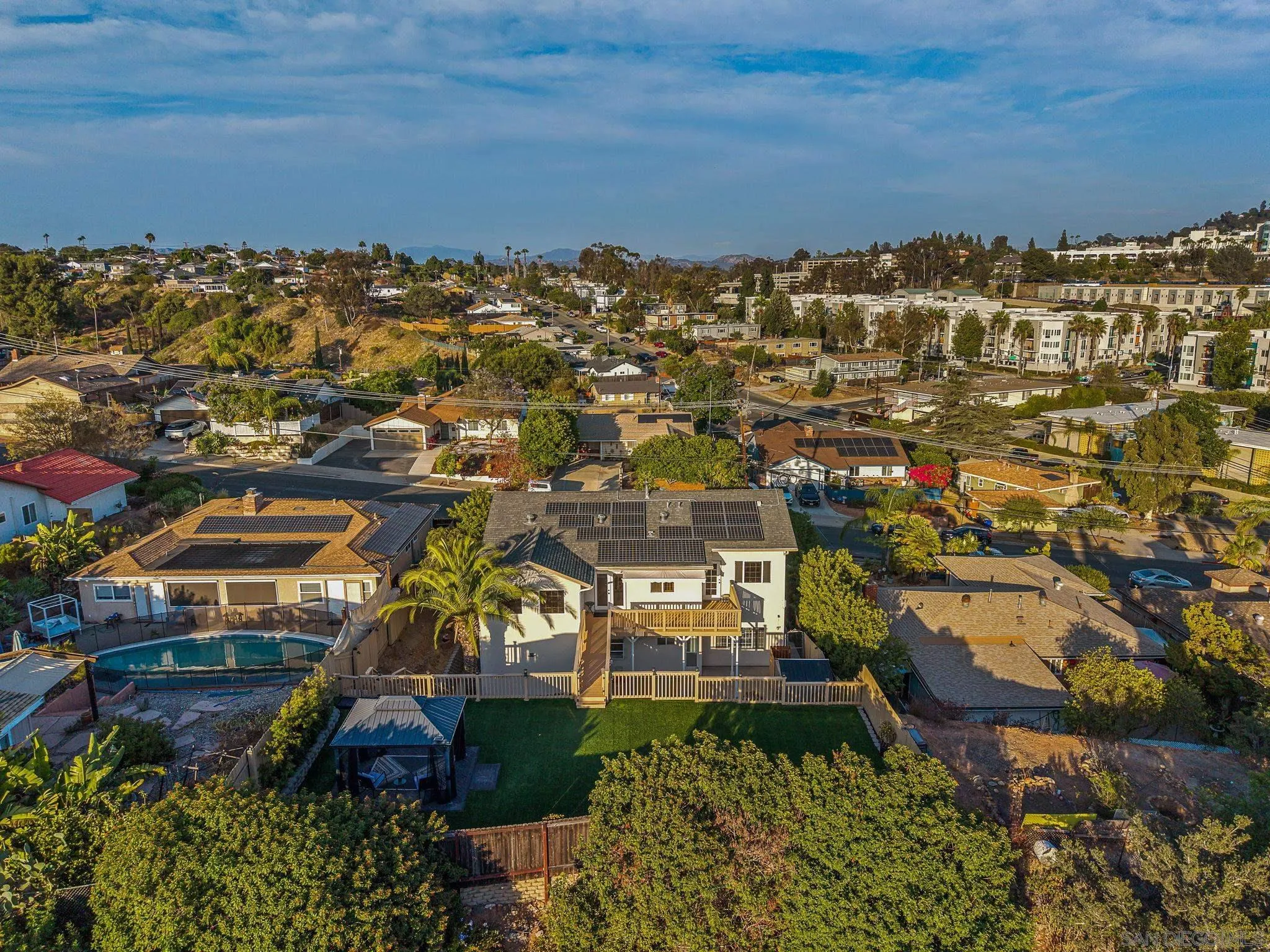 https://cdn.realtyfeed.com/cdn/127/260019866/796057f909bd7b6f54b4d2518566a761.webp