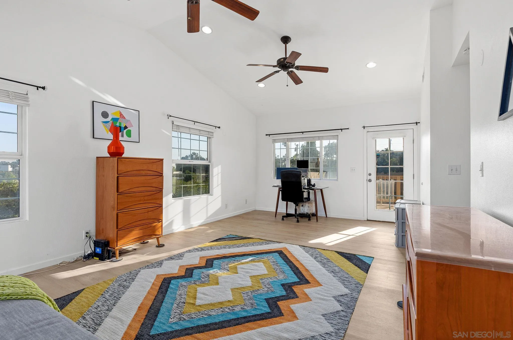 https://cdn.realtyfeed.com/cdn/127/260019866/dc4dd7b963d7c8250bbdfff468fd5ad0.webp