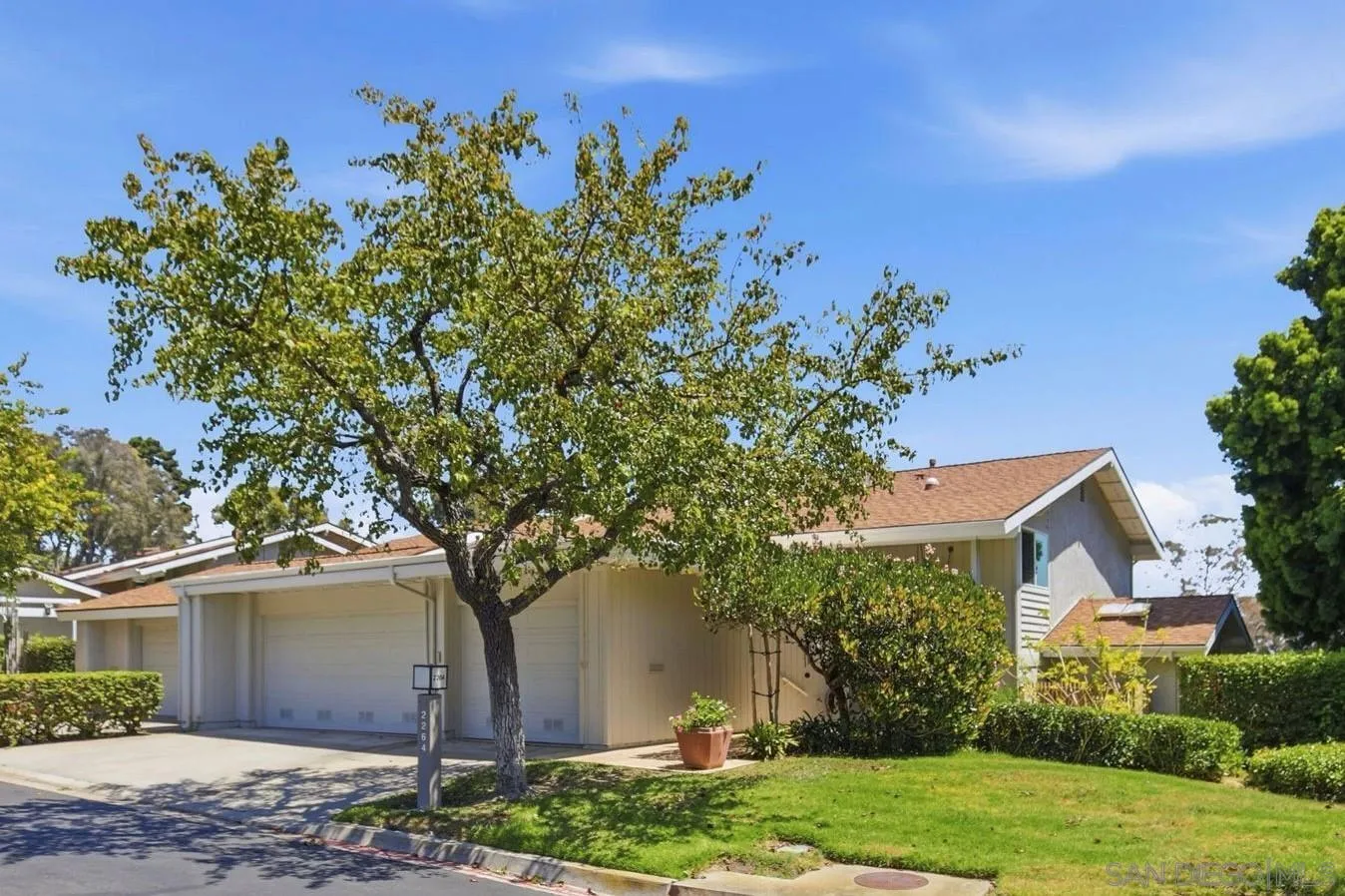 Photo #1: 260019867 Listing: Photo #1