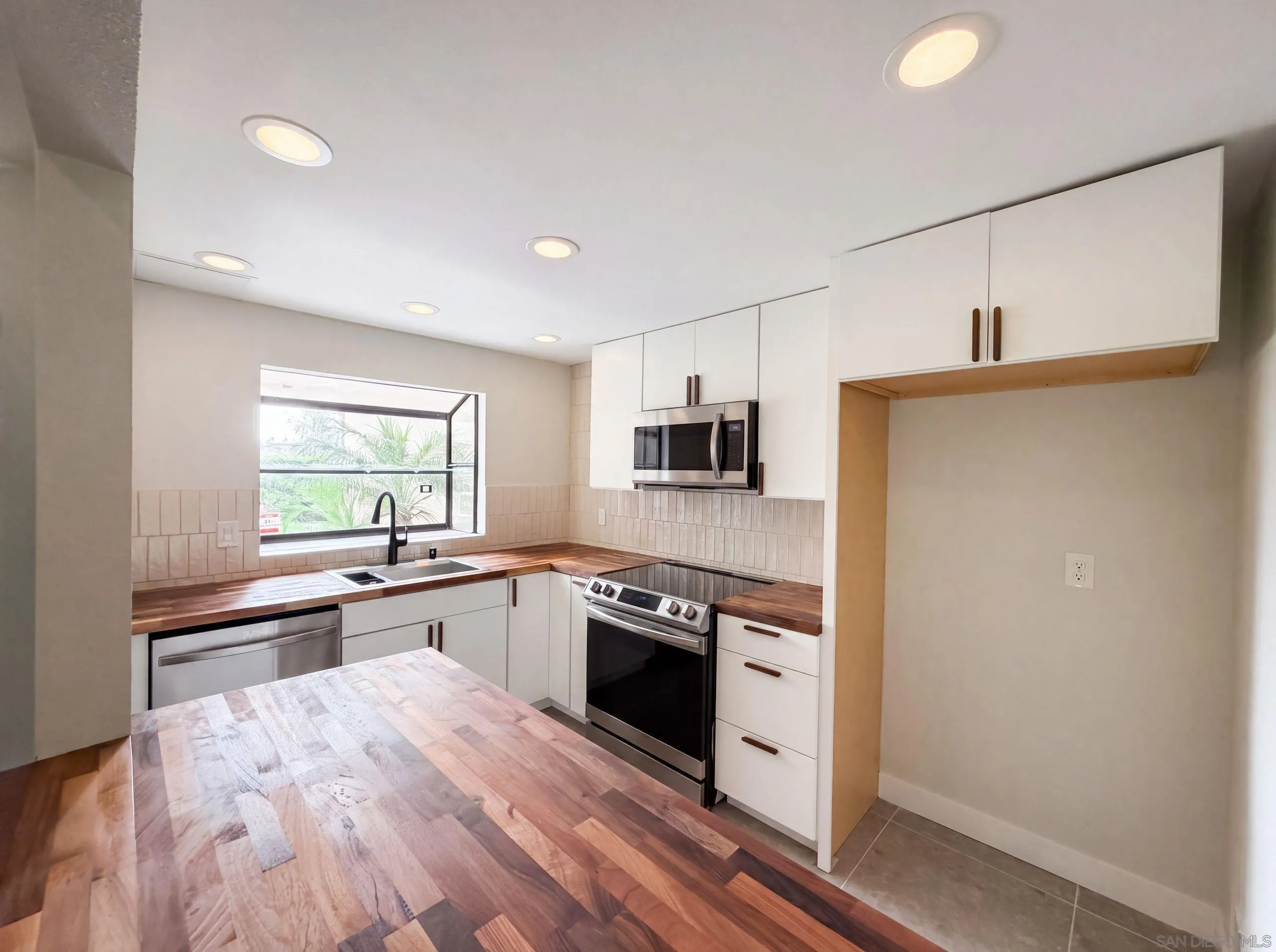 Photo #10: 260019869 Listing: Photo #10