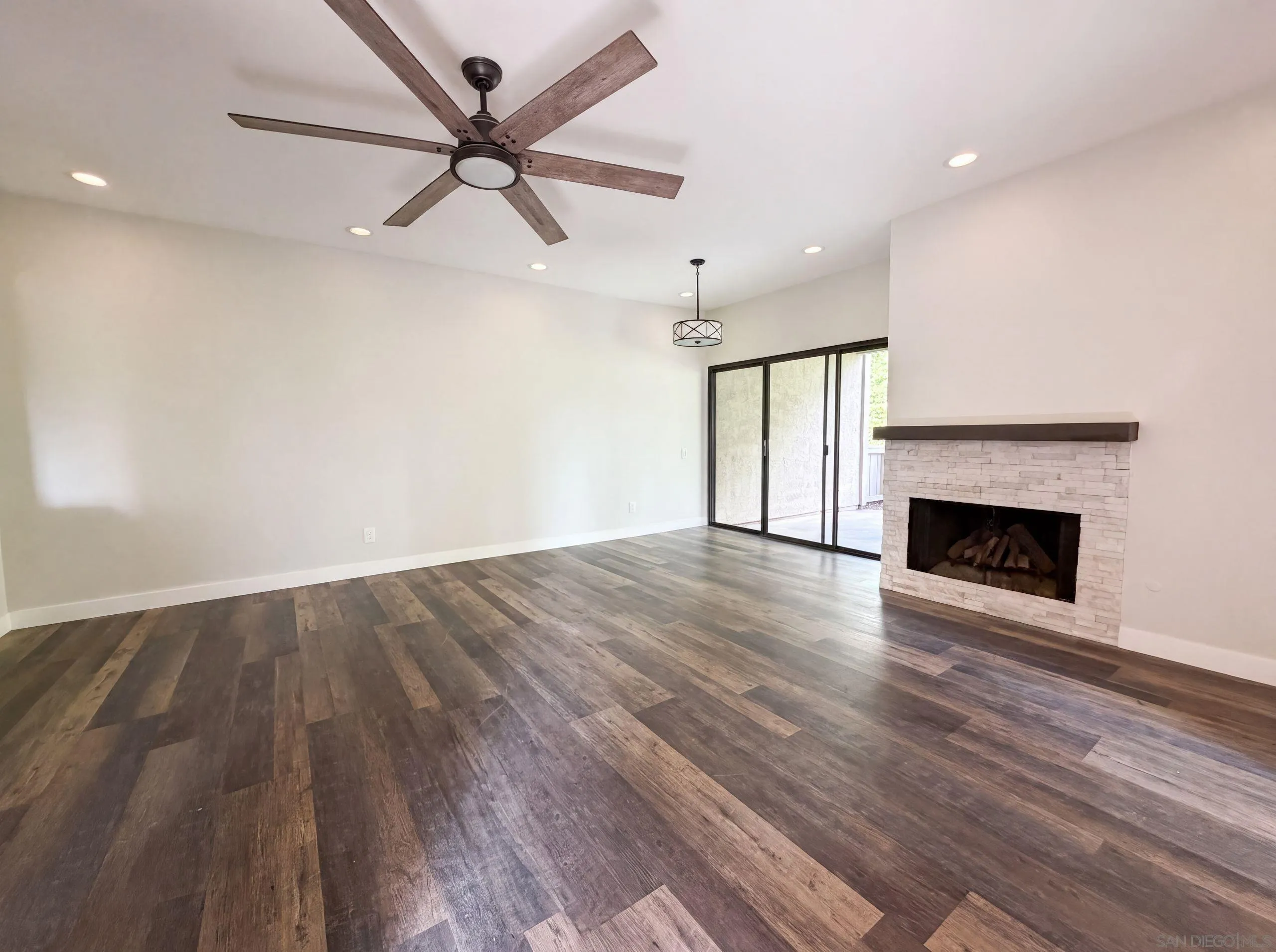 Photo #3: 260019869 Listing: Photo #3