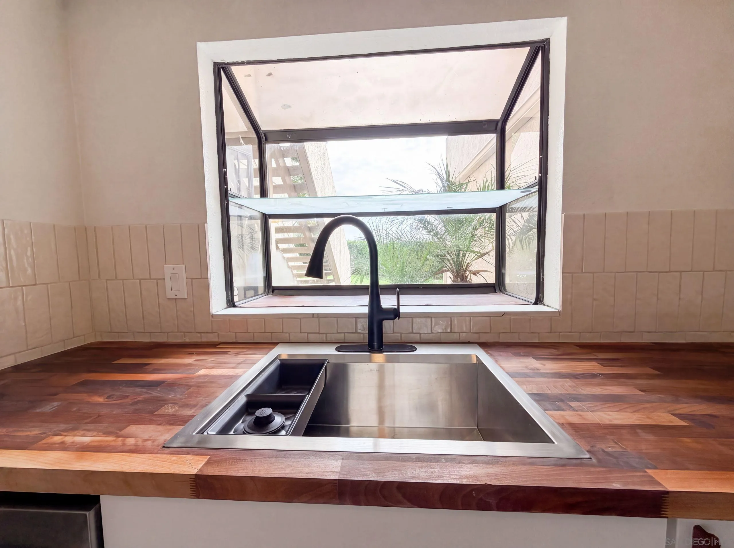 Photo #9: 260019869 Listing: Photo #9
