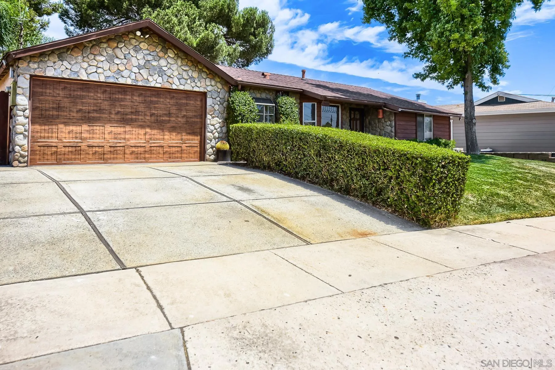 https://cdn.realtyfeed.com/cdn/127/260019870/288b8c25b7e67c8edd55d24d6c000e4b.webp