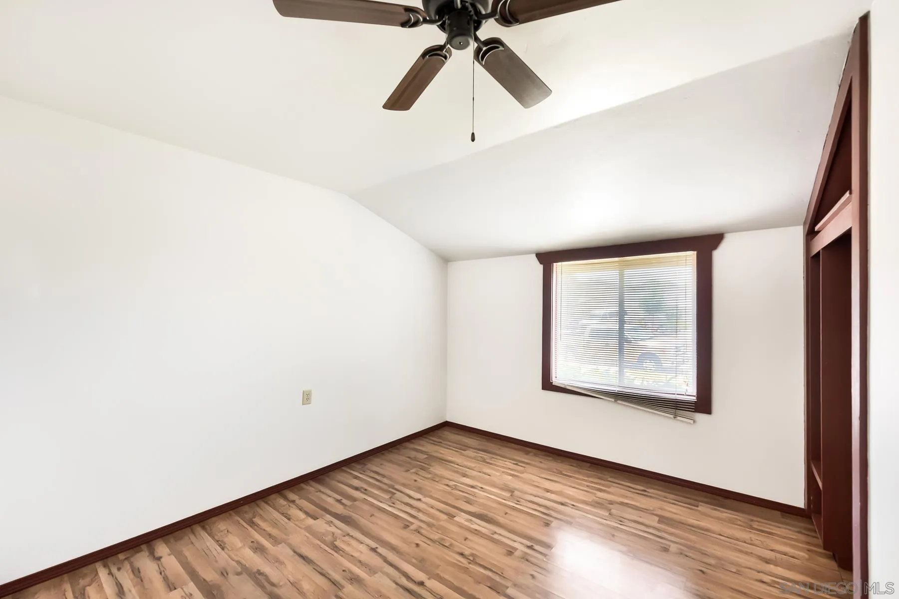 https://cdn.realtyfeed.com/cdn/127/260019870/745044de6dcde65c82512f7c88eef498.webp