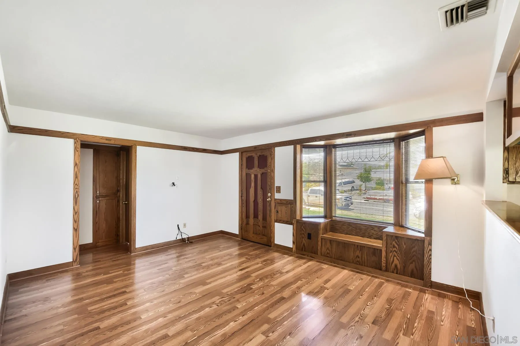 https://cdn.realtyfeed.com/cdn/127/260019870/78f89666308df380b7f966521cad4f1a.webp