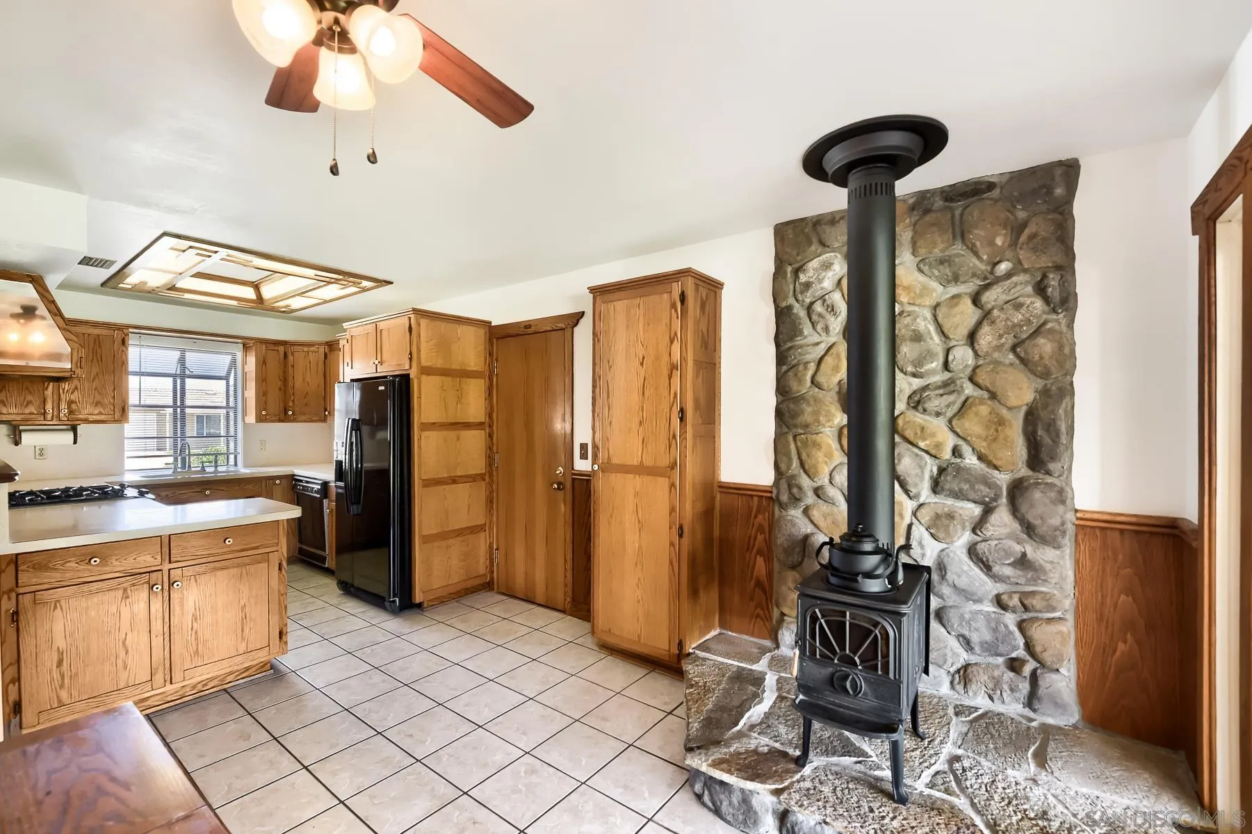 https://cdn.realtyfeed.com/cdn/127/260019870/8430bf47b7aed2b0a0ae699e0181f066.webp