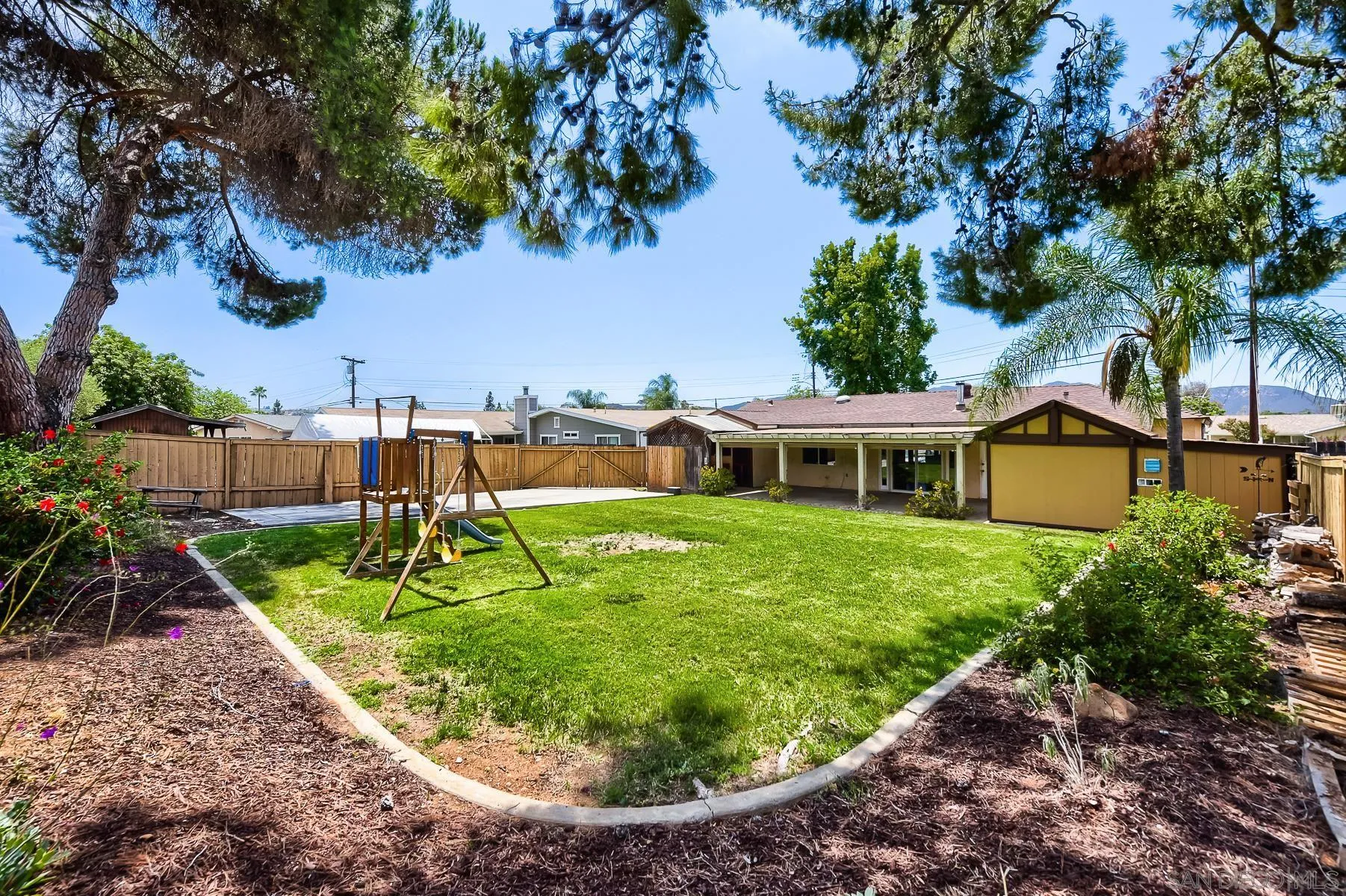 https://cdn.realtyfeed.com/cdn/127/260019870/fdd8f305340a4b24efa8c85666b6e2d8.webp