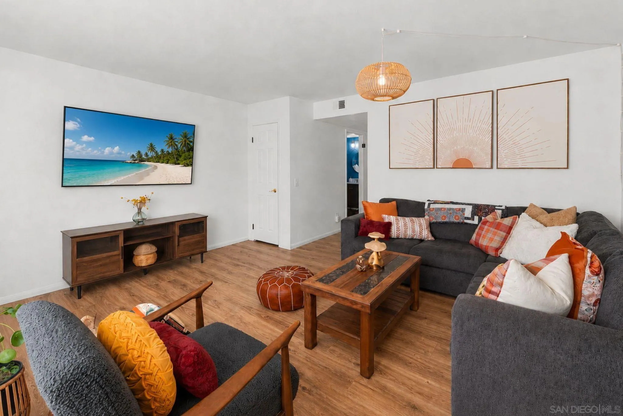 https://cdn.realtyfeed.com/cdn/127/260019872/c487dd3117271a15f4912c7a4120ebd5.webp