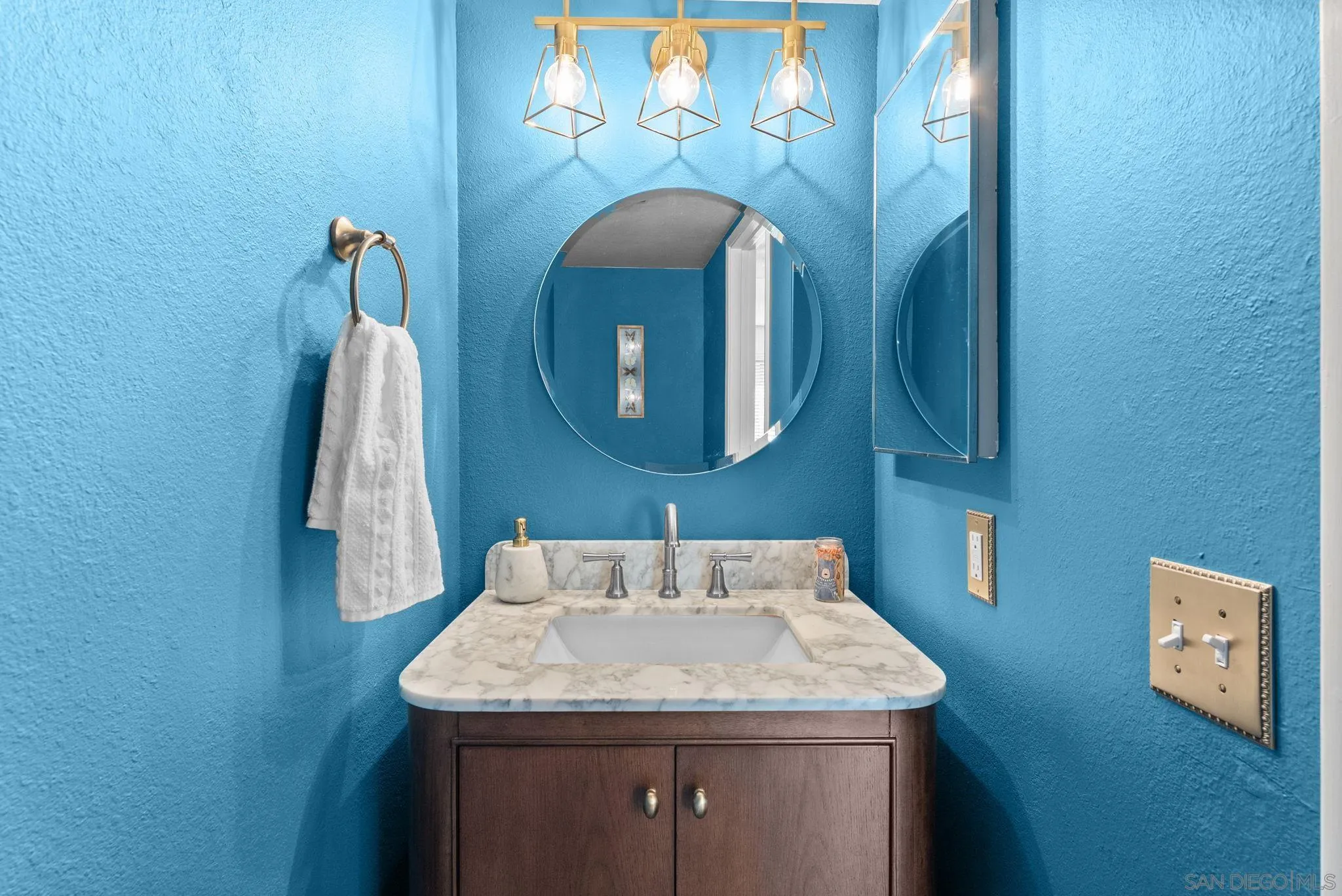 https://cdn.realtyfeed.com/cdn/127/260019872/cf28c1c098795803792be590c8f20211.webp