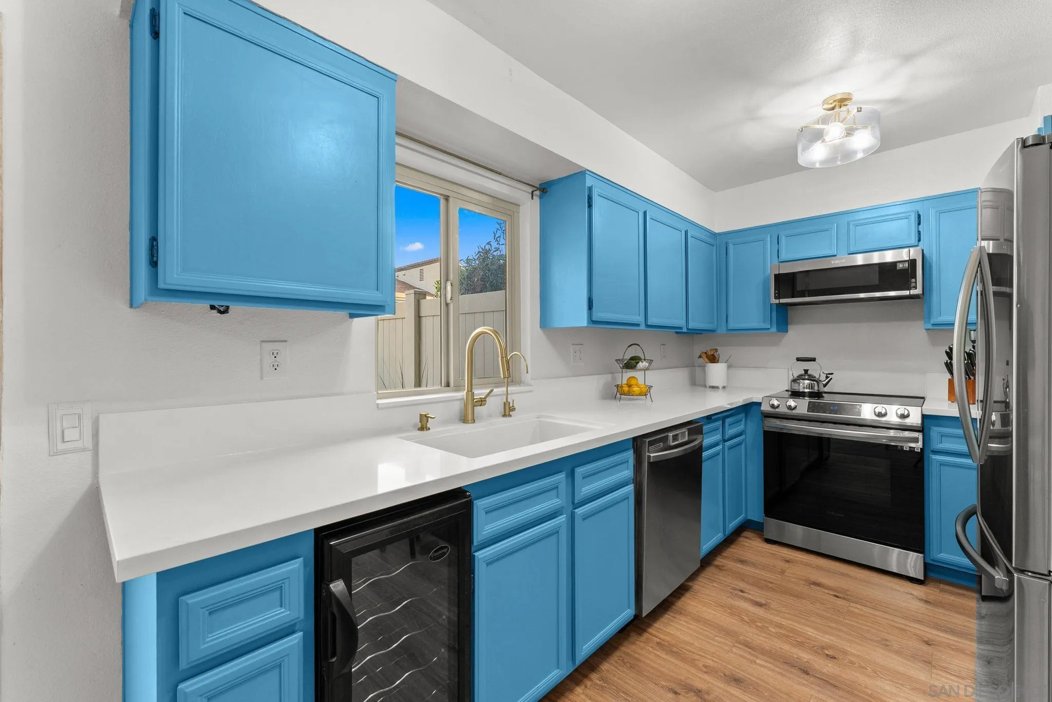 https://cdn.realtyfeed.com/cdn/127/260019872/dc2d3dfeab110ed07423384357d4d077.webp