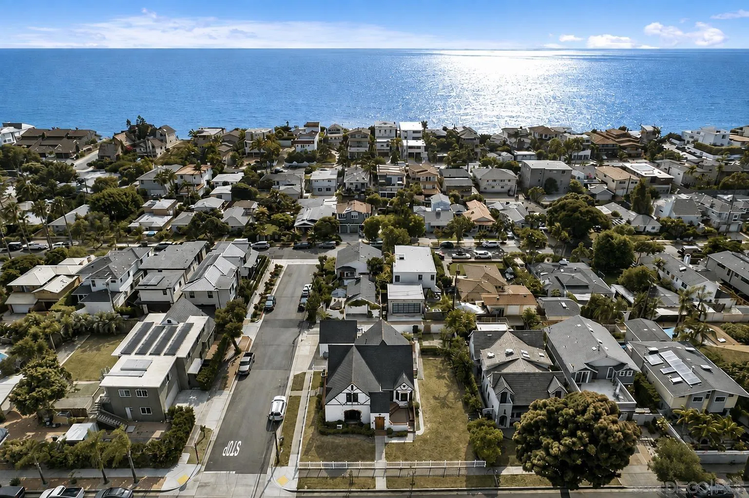 https://cdn.realtyfeed.com/cdn/127/260019874/3c5acff6dc3ccbe7f1d3838eee578232.webp
