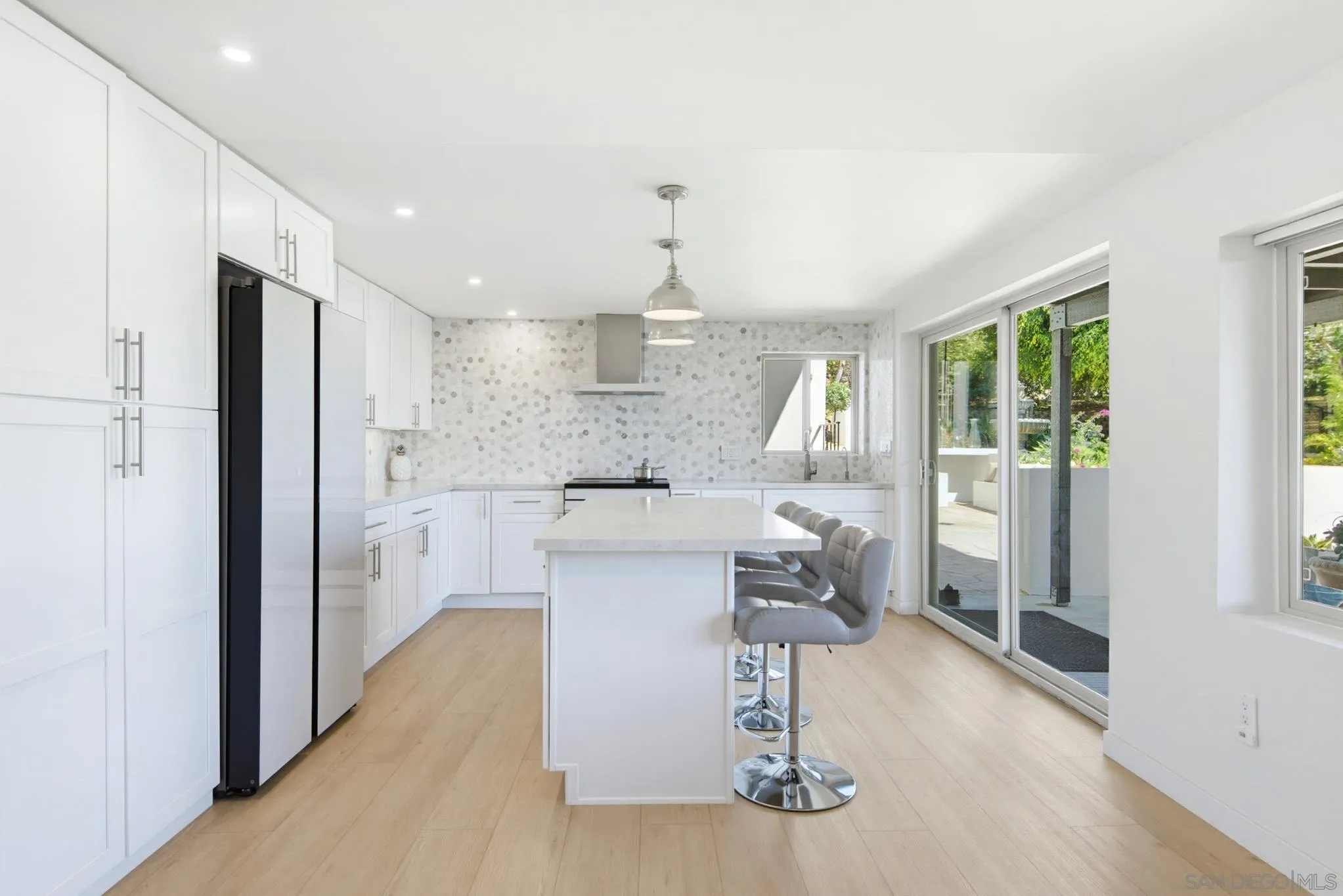 https://cdn.realtyfeed.com/cdn/127/260019875/068c6dc50952fef4031a0f01fee65657.webp