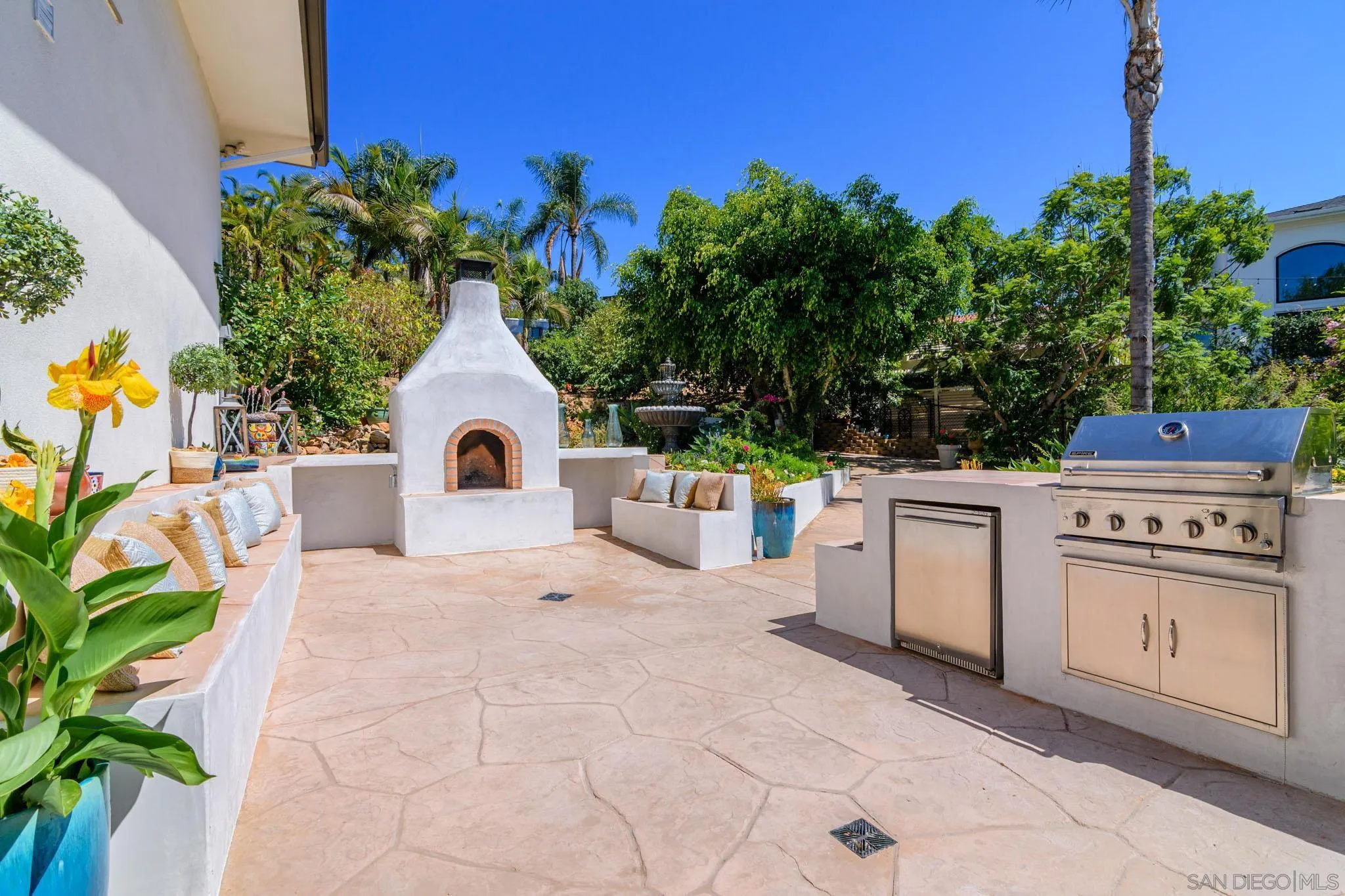 https://cdn.realtyfeed.com/cdn/127/260019875/4298ca827dbb46c27f77730d1c11fcac.webp