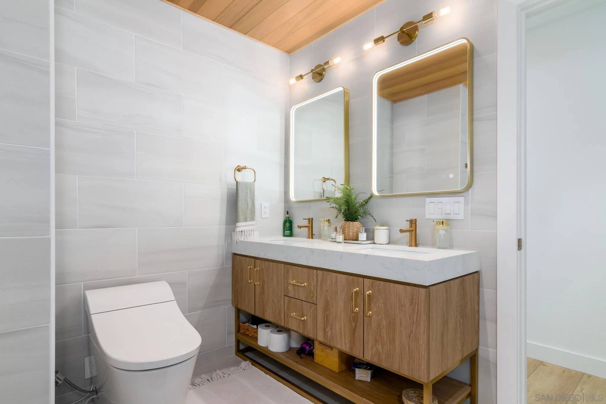 https://cdn.realtyfeed.com/cdn/127/260019875/563d079ad9c33e8841d5a1a939c6c9a9.webp