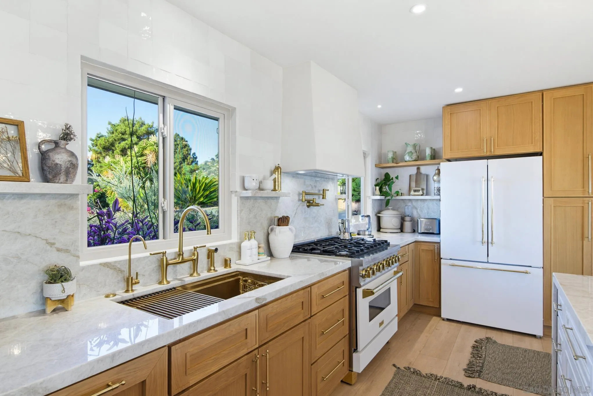 https://cdn.realtyfeed.com/cdn/127/260019875/642545b7c6fcf4540149827c44546897.webp