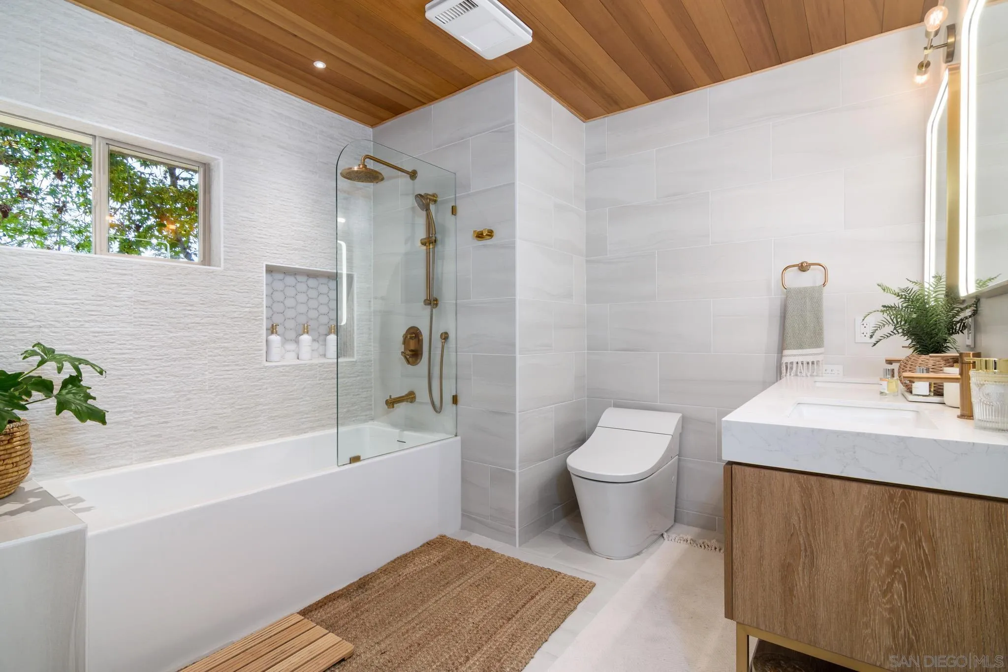 https://cdn.realtyfeed.com/cdn/127/260019875/9f49cb763b1e19cb7748f5e2336f13dd.webp