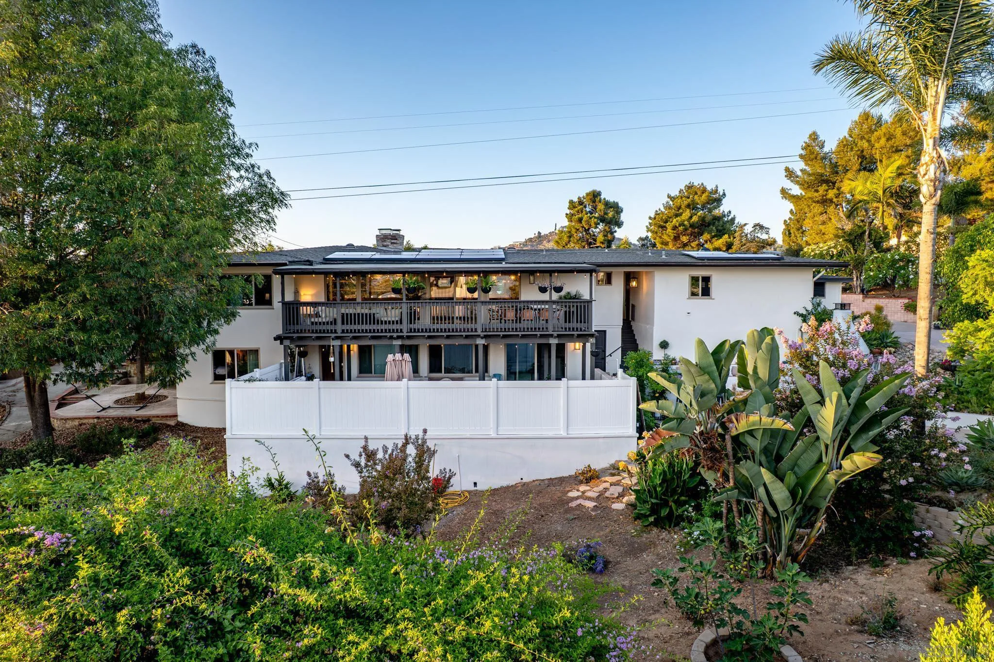 https://cdn.realtyfeed.com/cdn/127/260019875/a98b76b060b25318c8c5ebd38a8e8155.webp