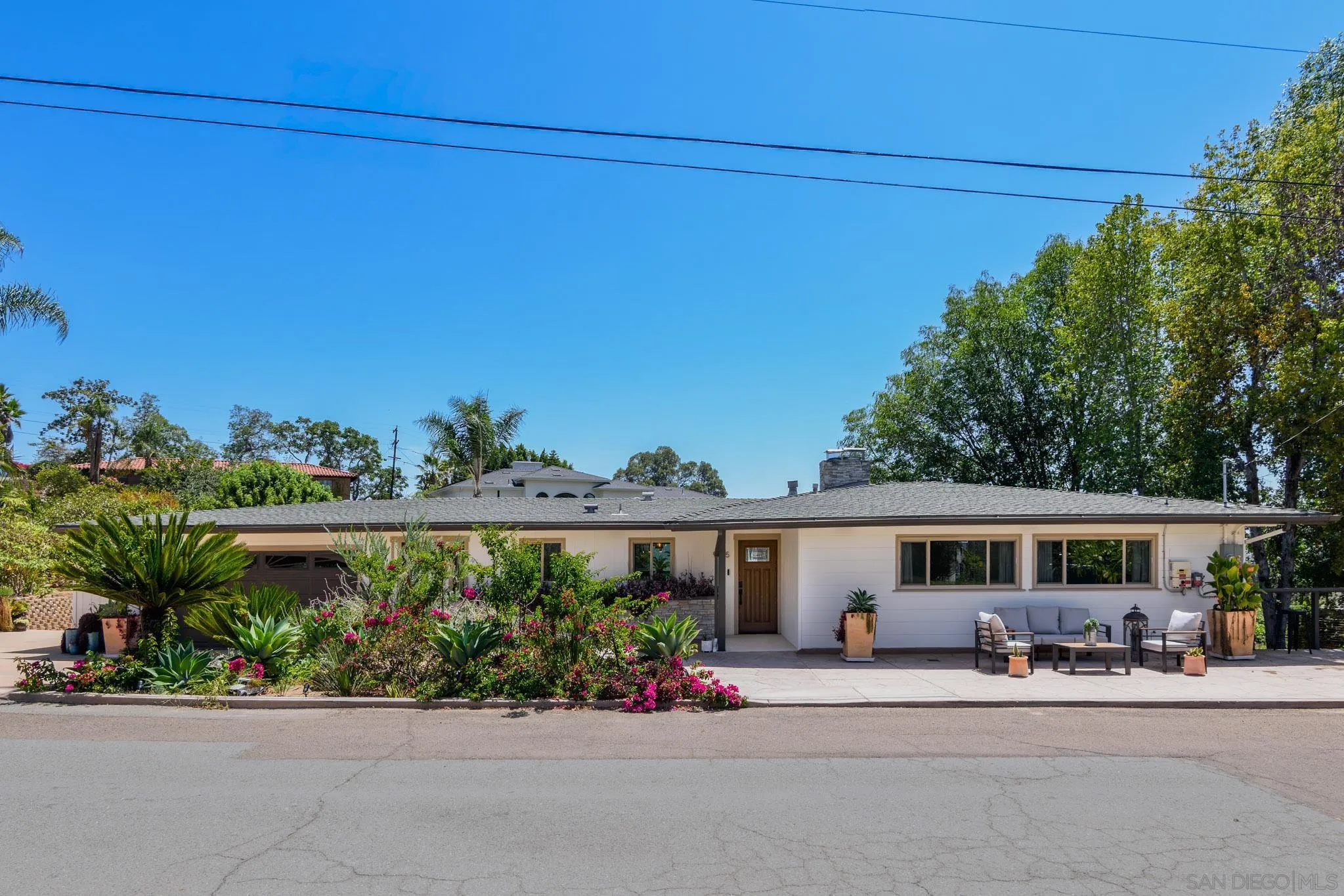 https://cdn.realtyfeed.com/cdn/127/260019875/ad9e107a8954f87a9f36ee6d2dcd283d.webp