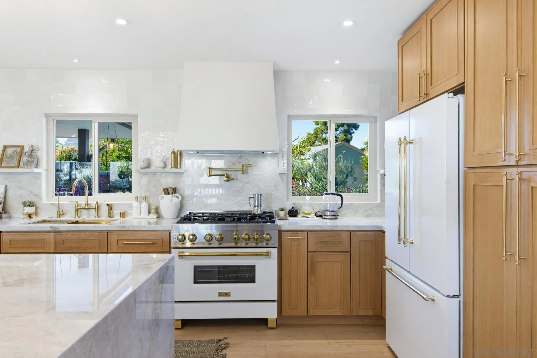 https://cdn.realtyfeed.com/cdn/127/260019875/e84fa5d318239c818c1cb3442b6191a5.webp