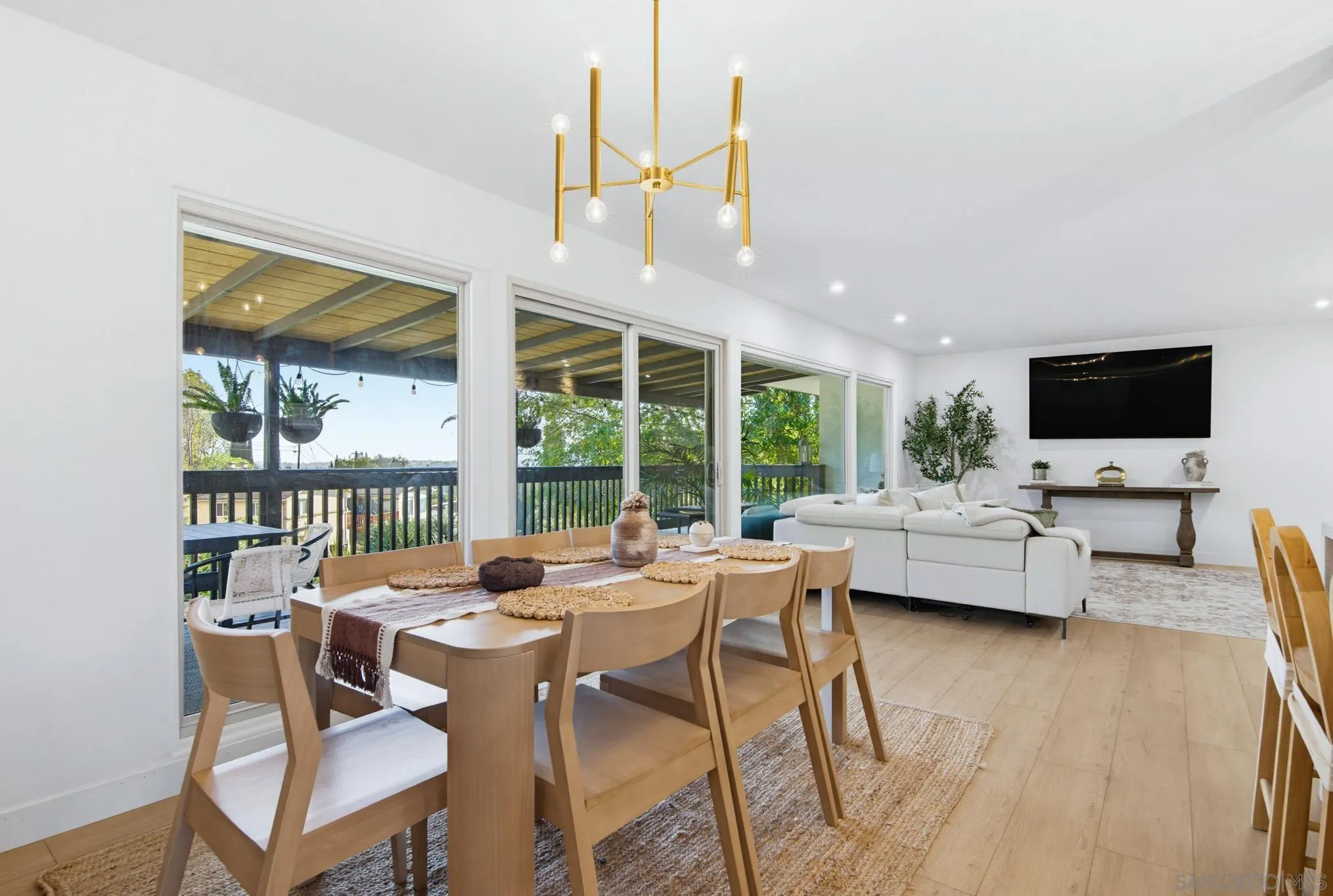 https://cdn.realtyfeed.com/cdn/127/260019875/ed5fb1de786244c82672f3d3b333ca3e.webp