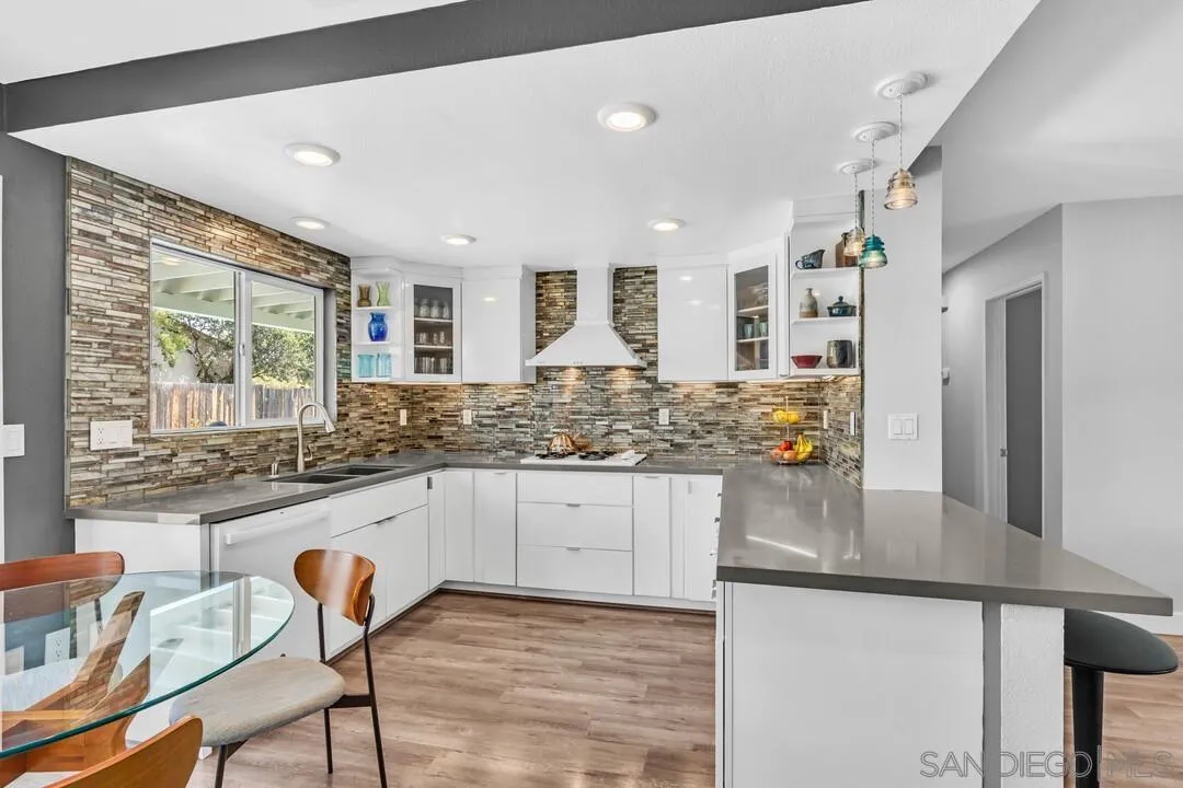 https://cdn.realtyfeed.com/cdn/127/260019876/81d35d6eab66d4c37d9c658d594cab57.webp