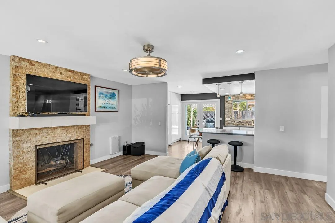 https://cdn.realtyfeed.com/cdn/127/260019876/b9807aa928262ff355216d5146d3fd23.webp