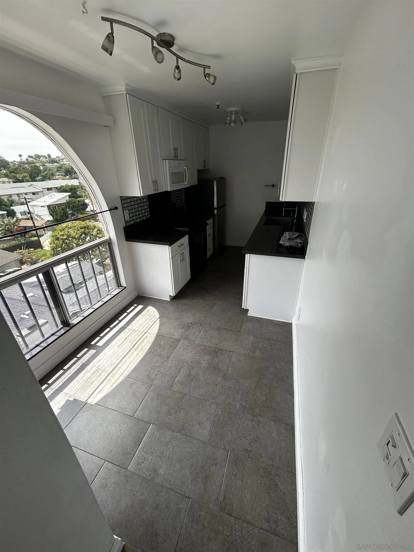 Photo #10: 260019879 Listing: Photo #10