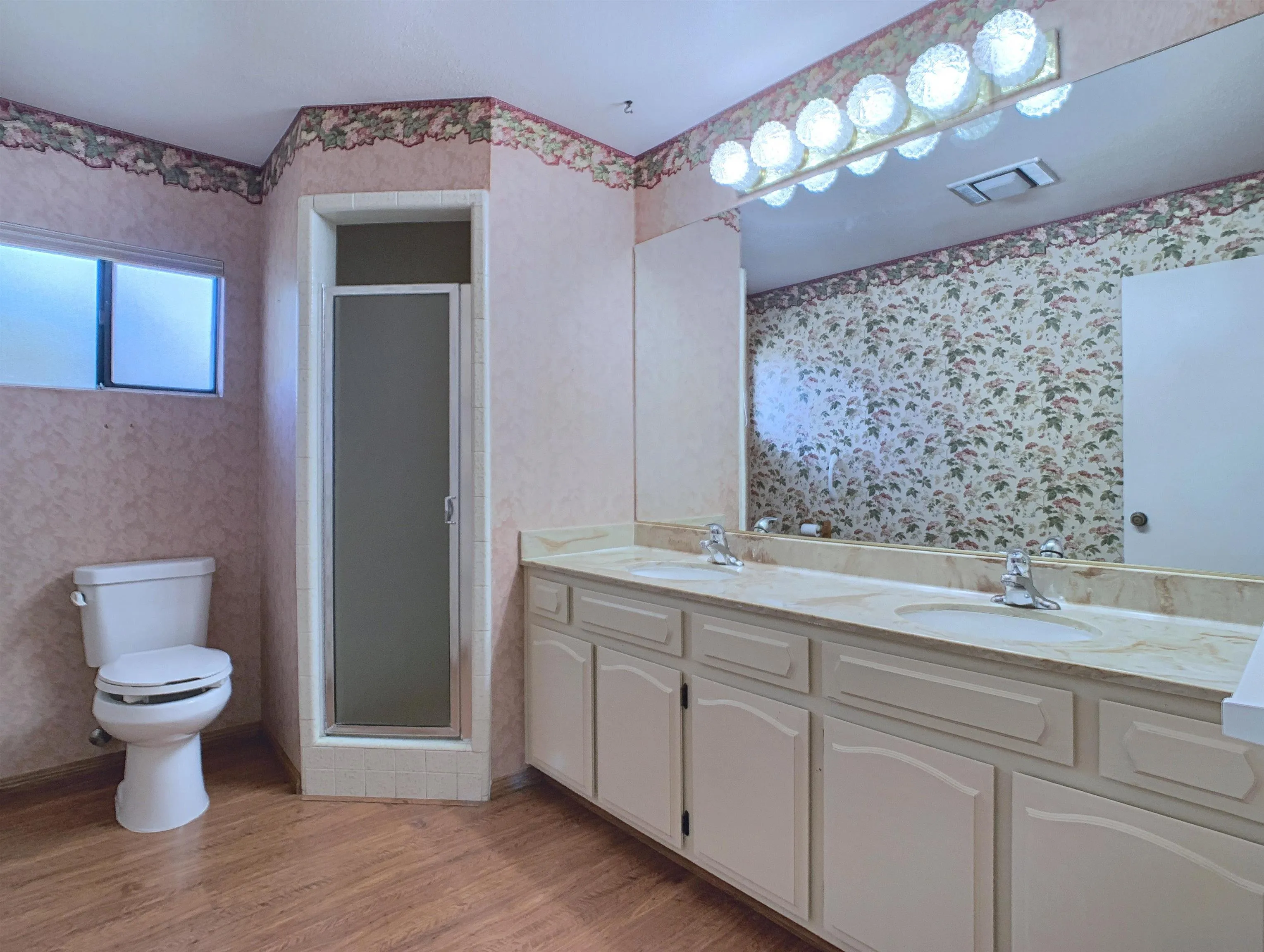 https://cdn.realtyfeed.com/cdn/127/260019881/42b445d933f011ac298c6d1e76a877d8.webp