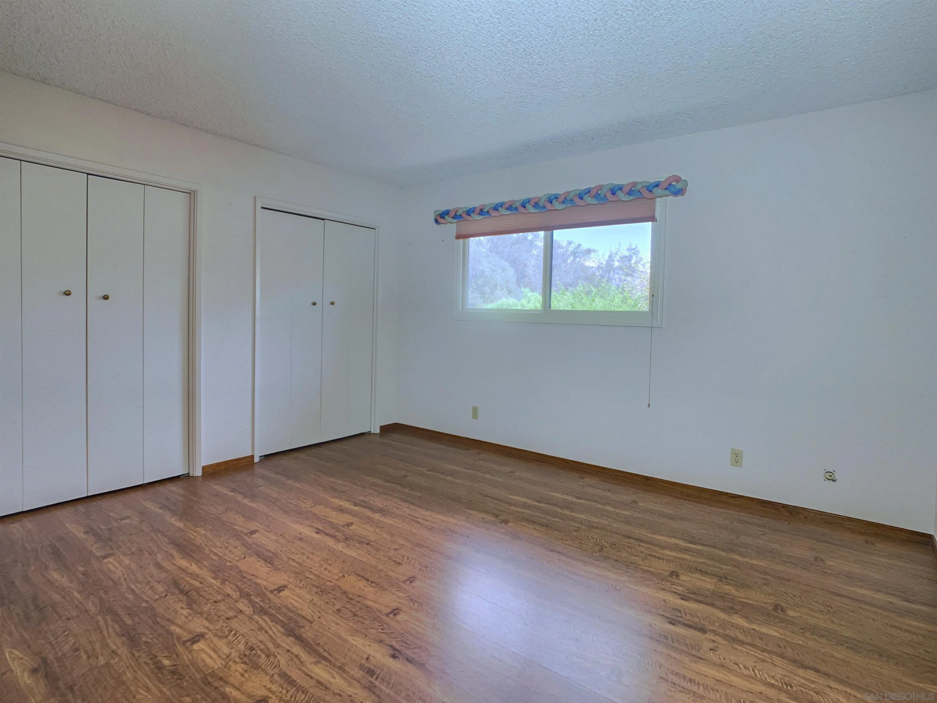 https://cdn.realtyfeed.com/cdn/127/260019881/971ad9435bf547e22b1c1a50351fb02f.webp