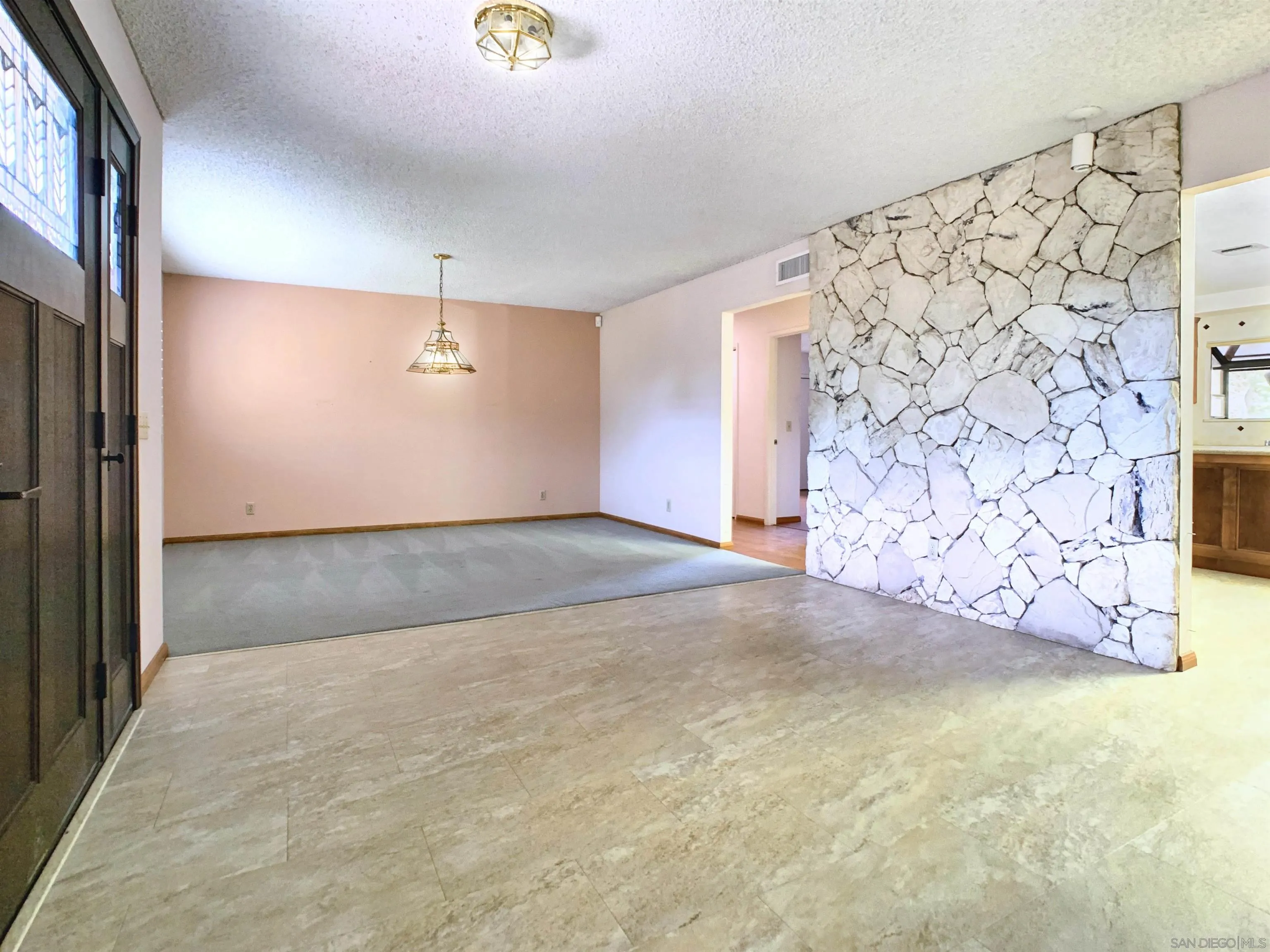 https://cdn.realtyfeed.com/cdn/127/260019881/a5664cb5b451ce18106cc29990d3b5b2.webp