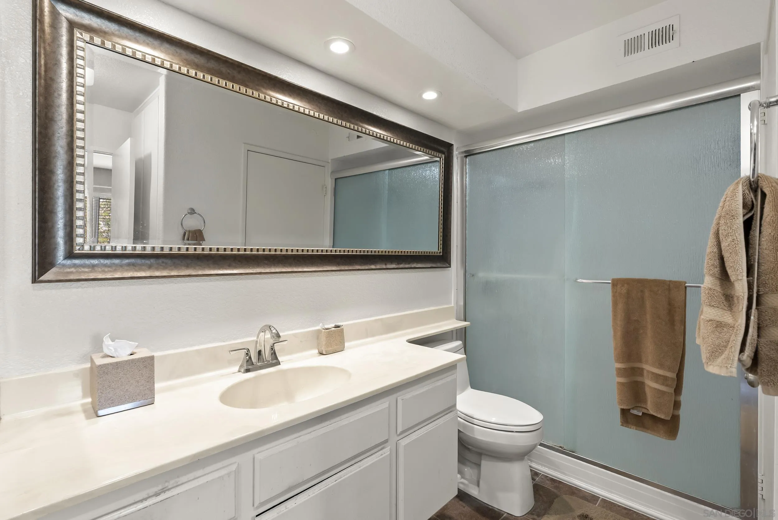 Photo #17: 260019882 Listing: Photo #17