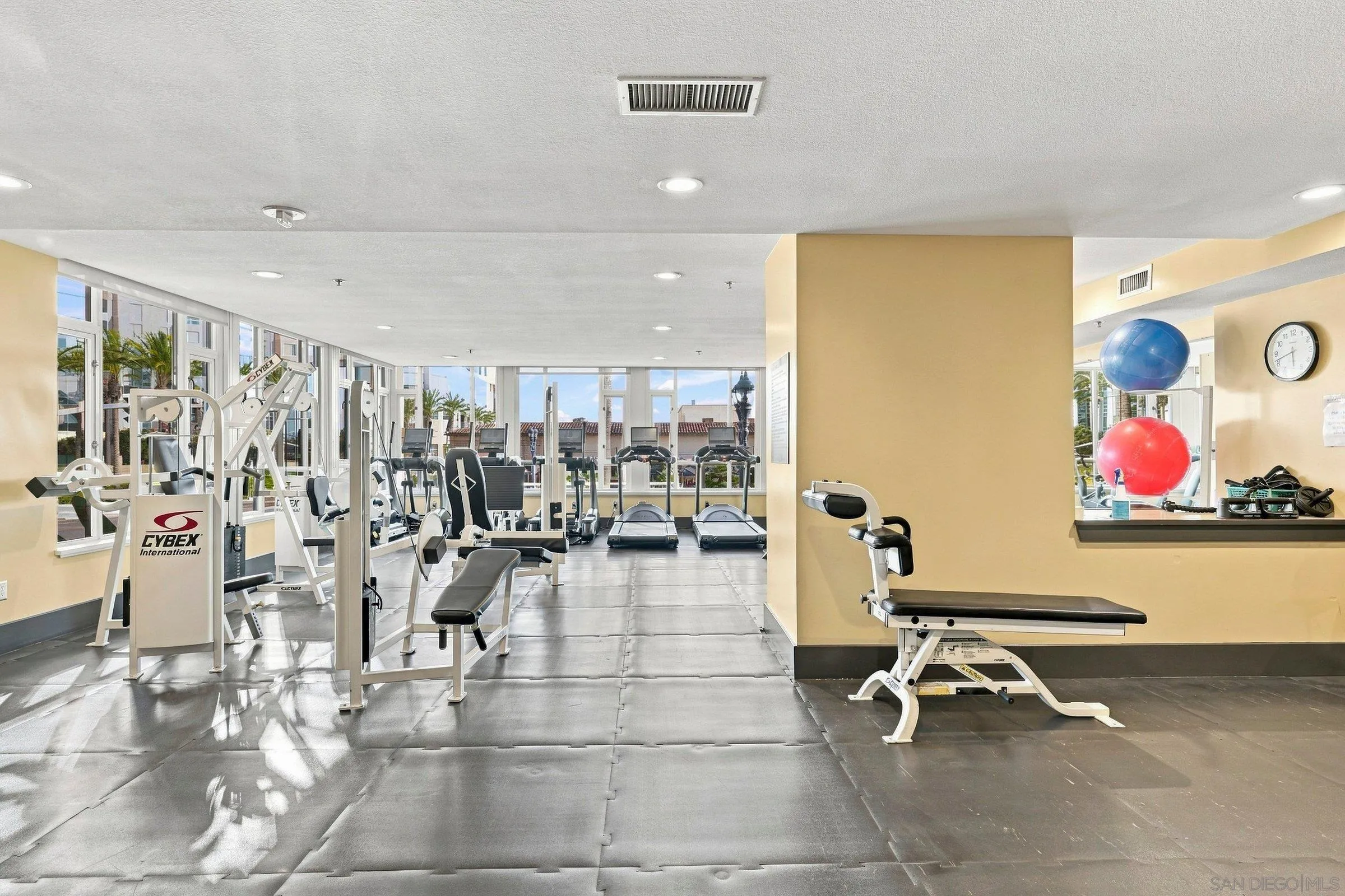 https://cdn.realtyfeed.com/cdn/127/260019883/4e2d0525304caf83e702a5fe61d152f3.webp
