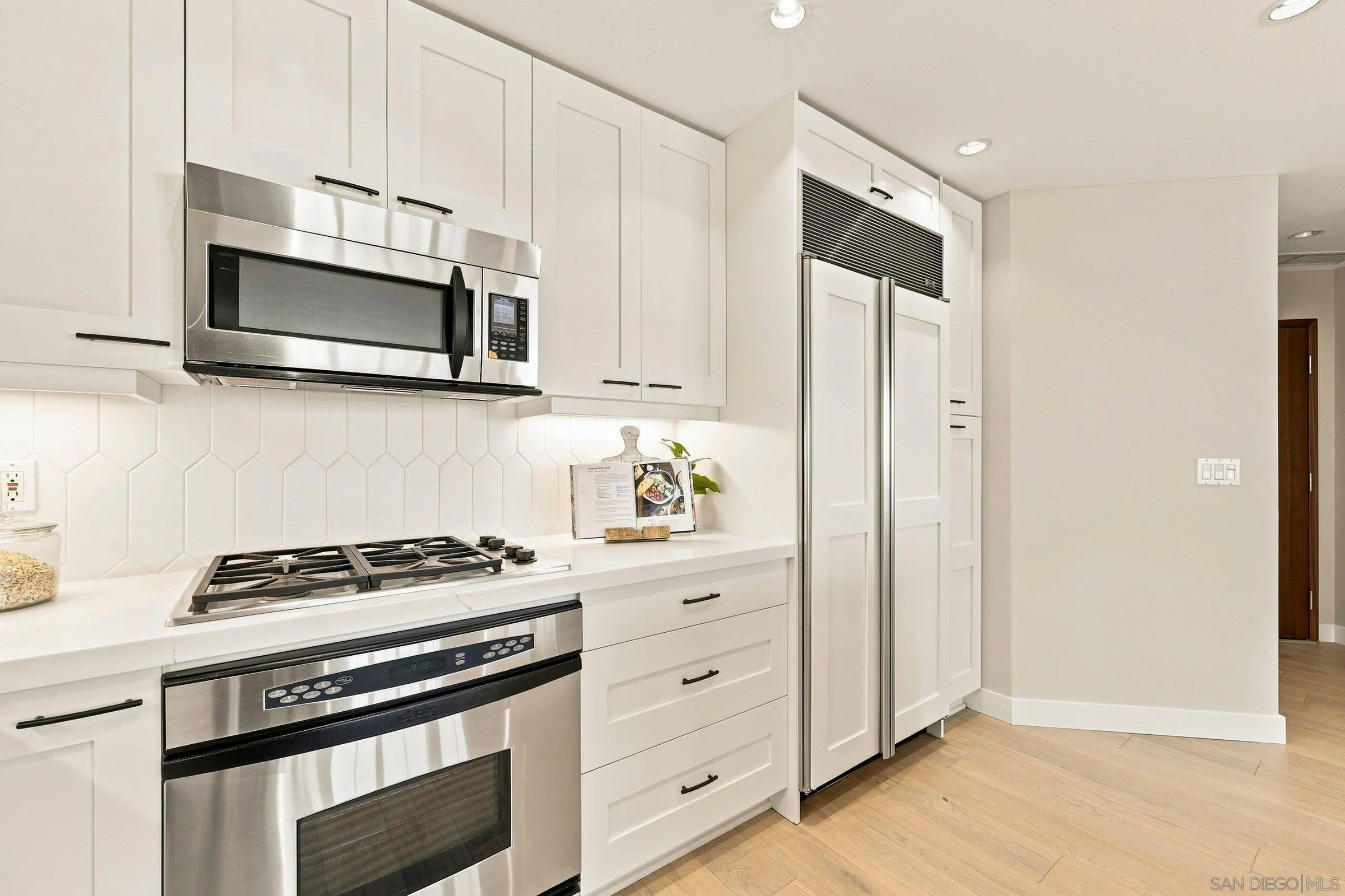 https://cdn.realtyfeed.com/cdn/127/260019883/644b5282af549c6867bf2f40c4a1c493.webp