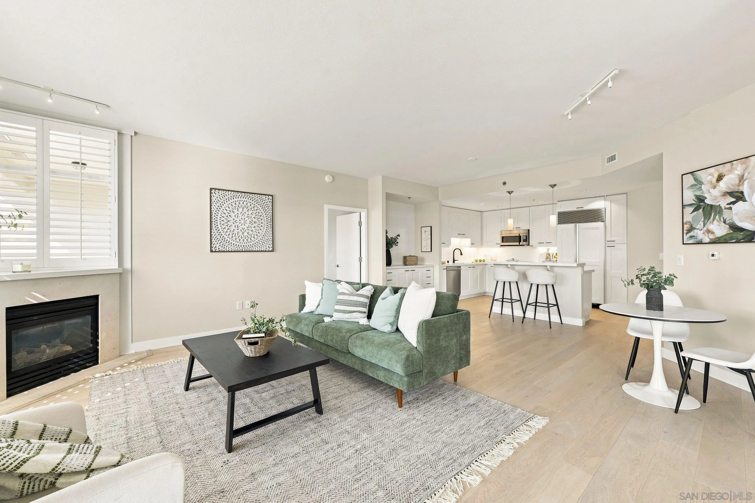 https://cdn.realtyfeed.com/cdn/127/260019883/9e38ac4ee7eded32a0a311a14b3efc9d.webp