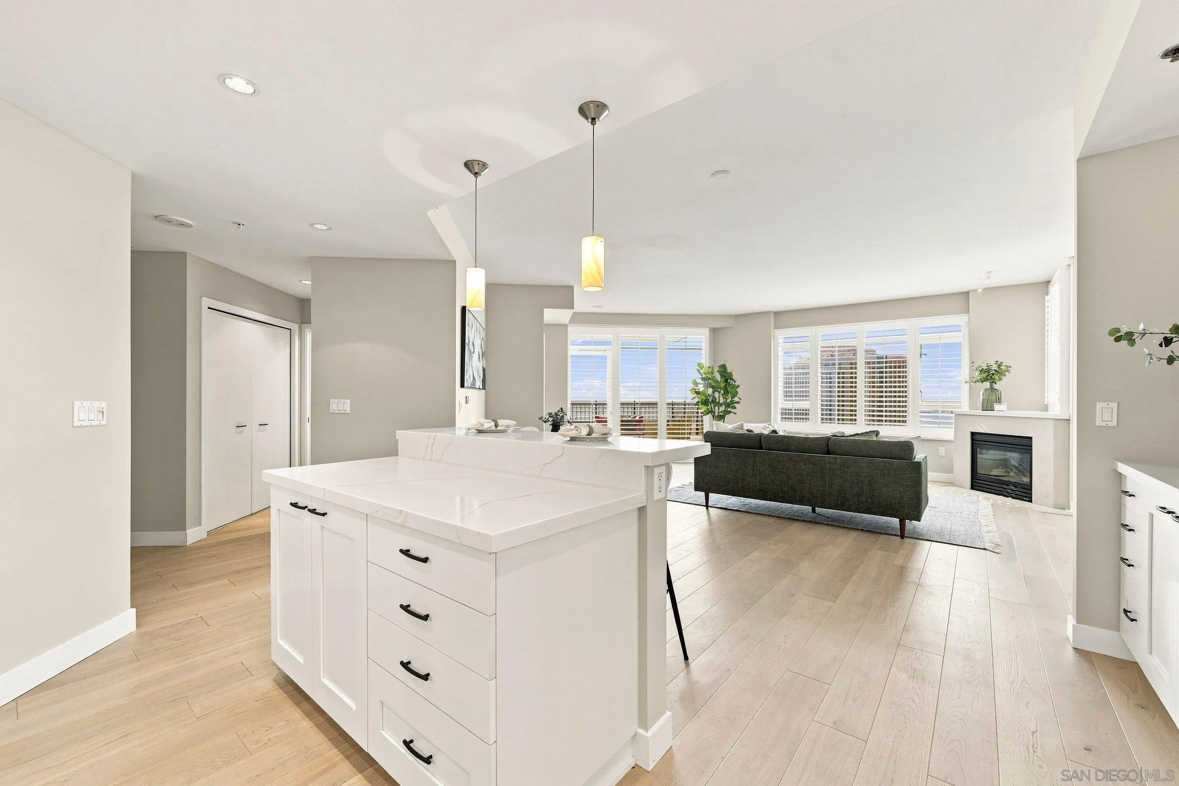https://cdn.realtyfeed.com/cdn/127/260019883/b68025563b36d33916eb02ccb14bb0b6.webp