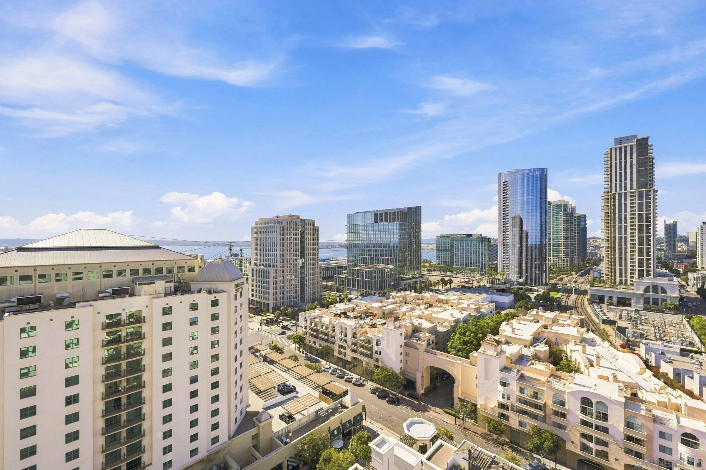 https://cdn.realtyfeed.com/cdn/127/260019883/cc8b3d44d55cf4abbffd50ca95b8410d.webp