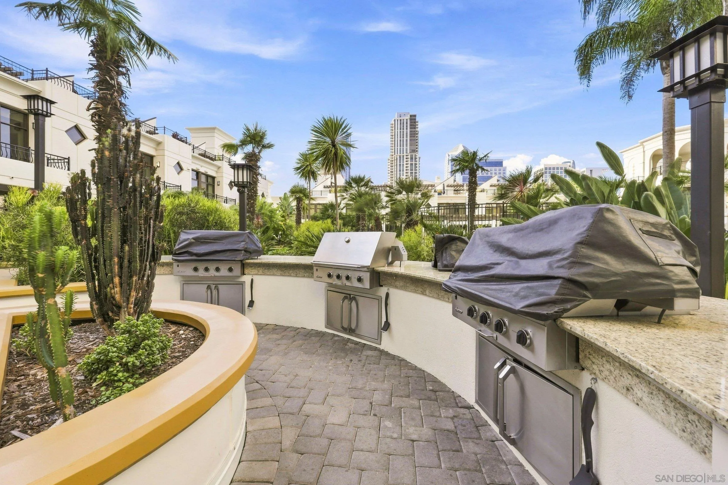 https://cdn.realtyfeed.com/cdn/127/260019883/de7a01555b14485ef50219c2b61c49de.webp