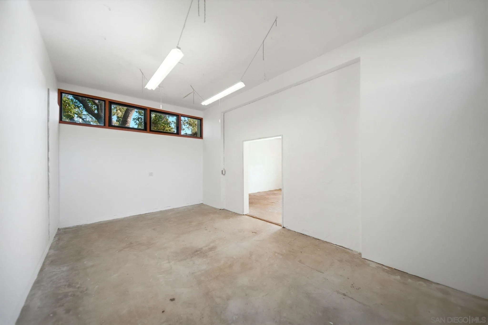 https://cdn.realtyfeed.com/cdn/127/260019885/2bc1e7270e96c476cb3ba8b70136d809.webp