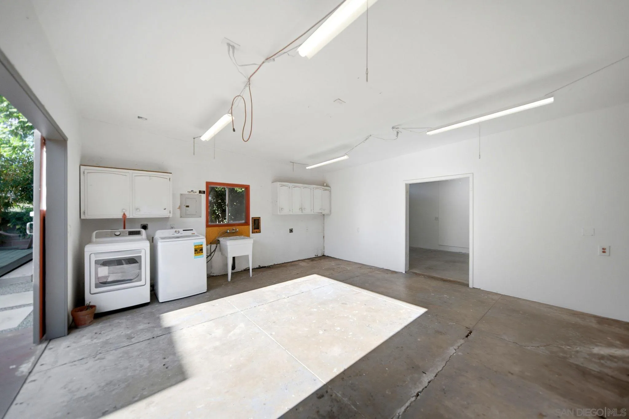 https://cdn.realtyfeed.com/cdn/127/260019885/5aa0ea6e4c5aea7b611770907f7eb235.webp
