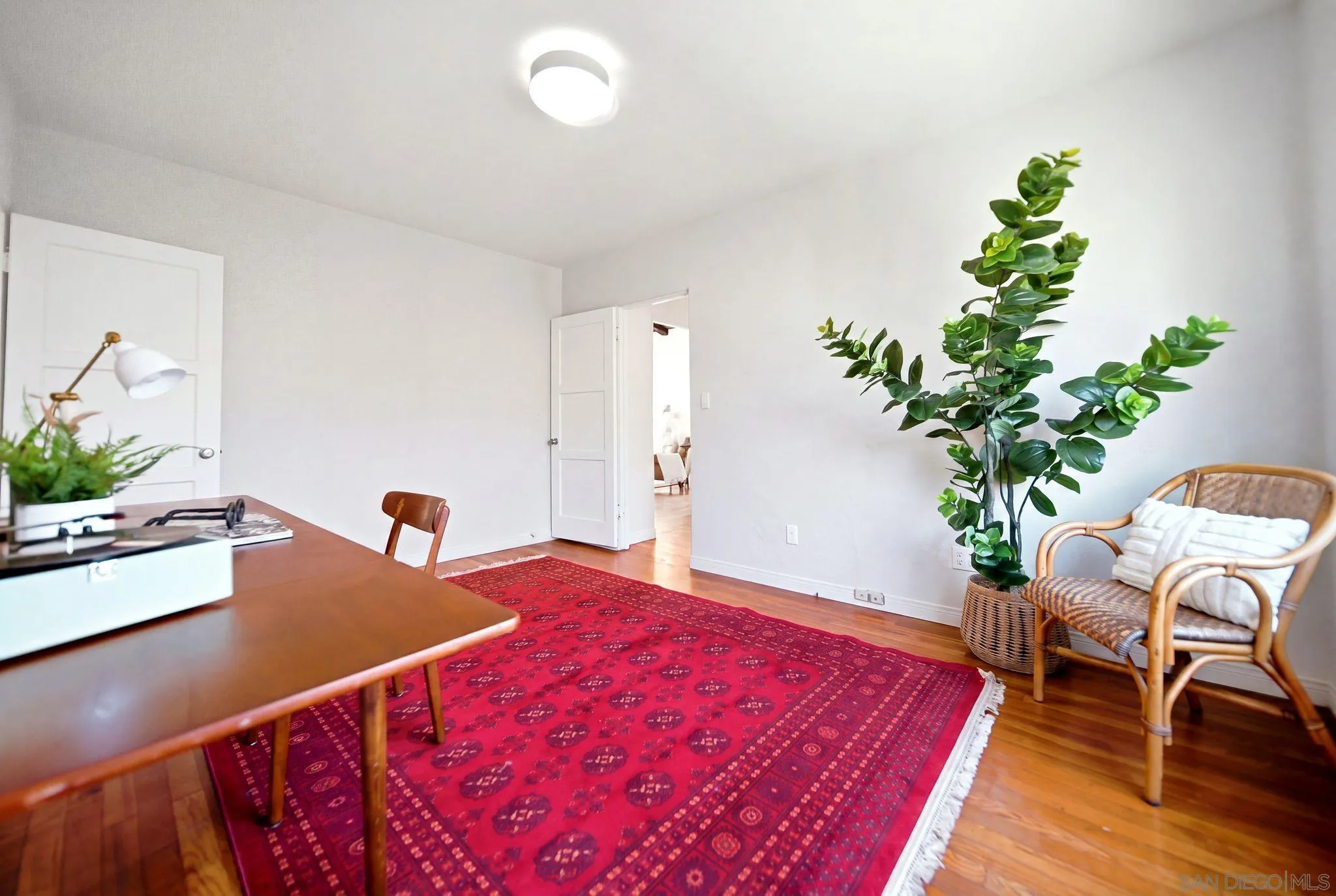 https://cdn.realtyfeed.com/cdn/127/260019885/63e59d221cc2380b91b2f5b4ff92fc5a.webp
