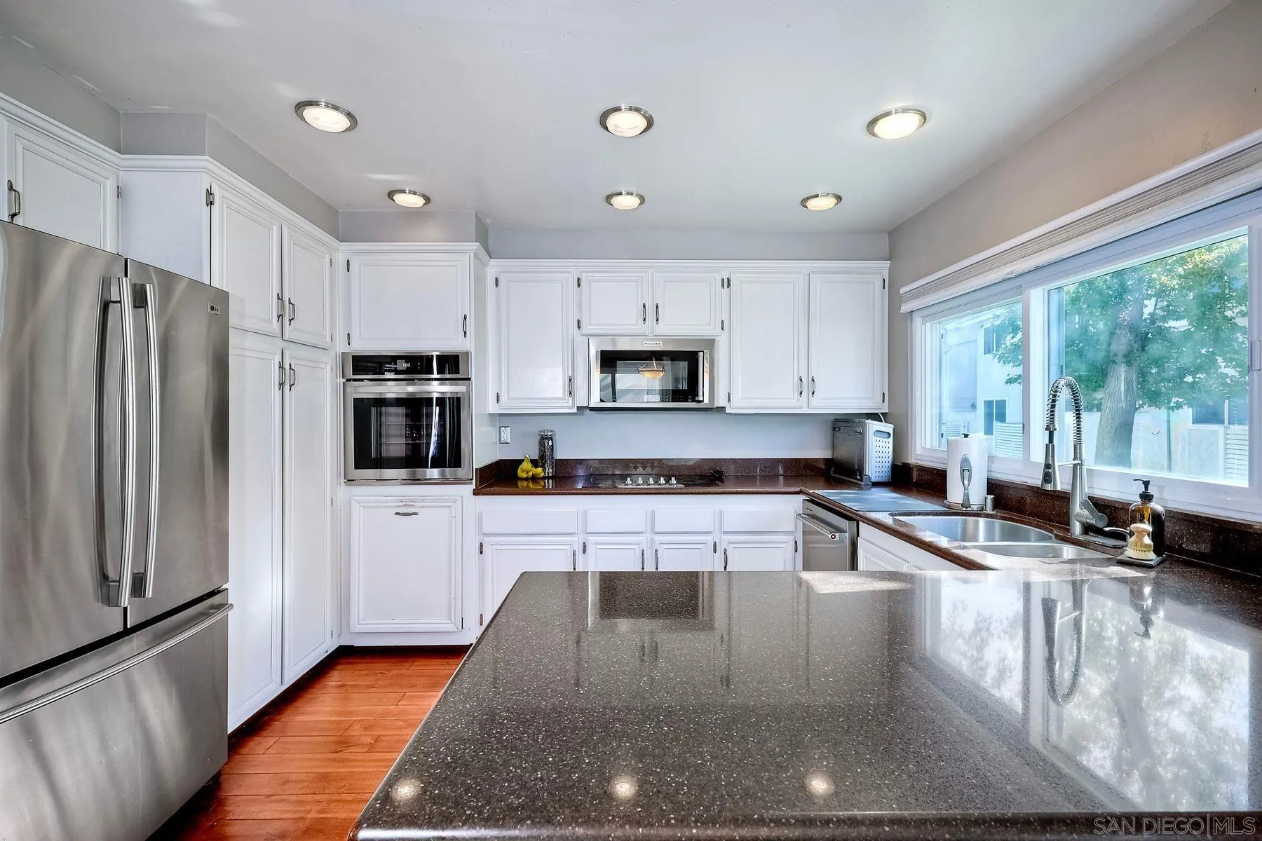 https://cdn.realtyfeed.com/cdn/127/260019890/152a3309379a069b0073e9753de2a7f7.webp