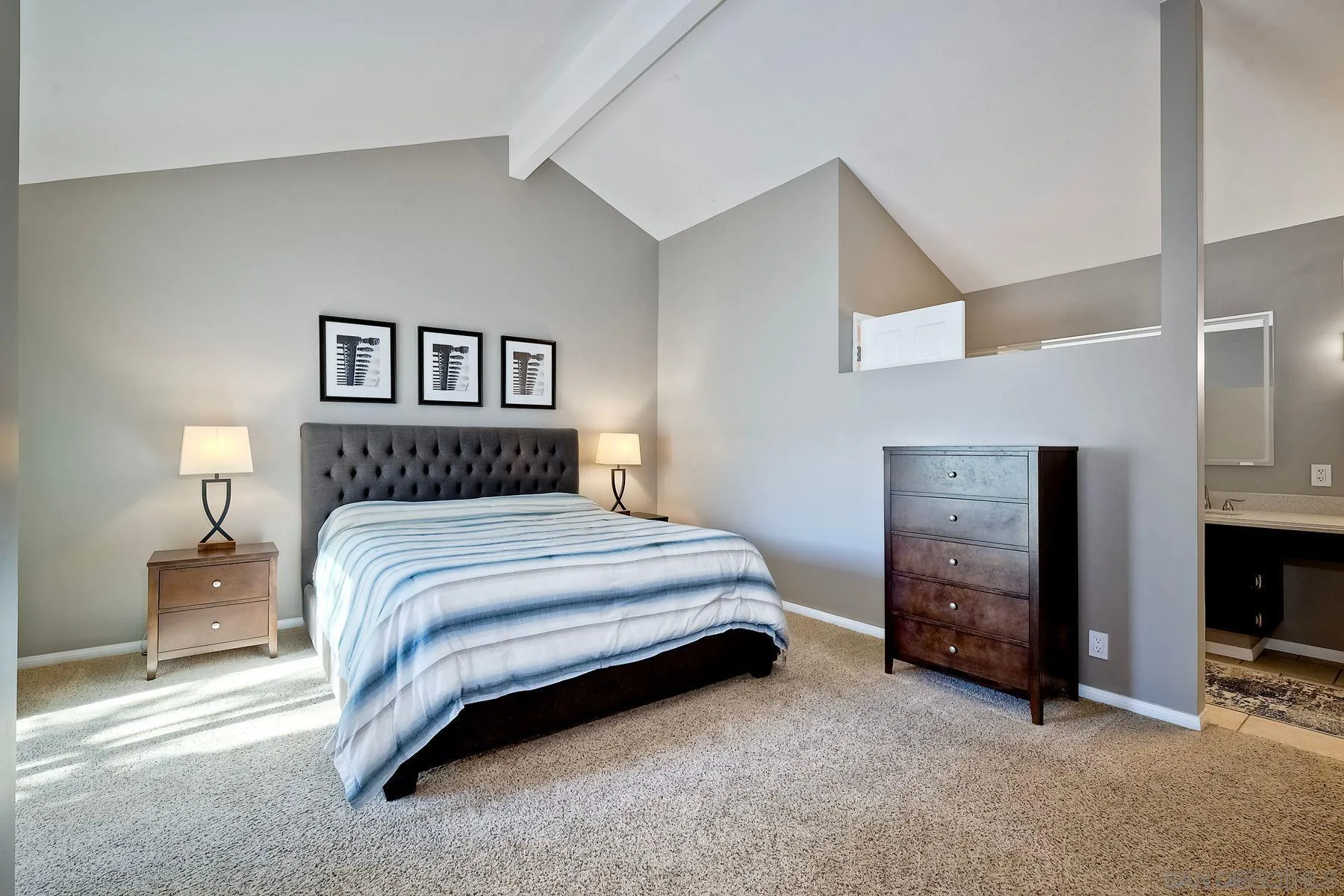 https://cdn.realtyfeed.com/cdn/127/260019890/2887fb11ebd485d4f9f40d23297959a4.webp