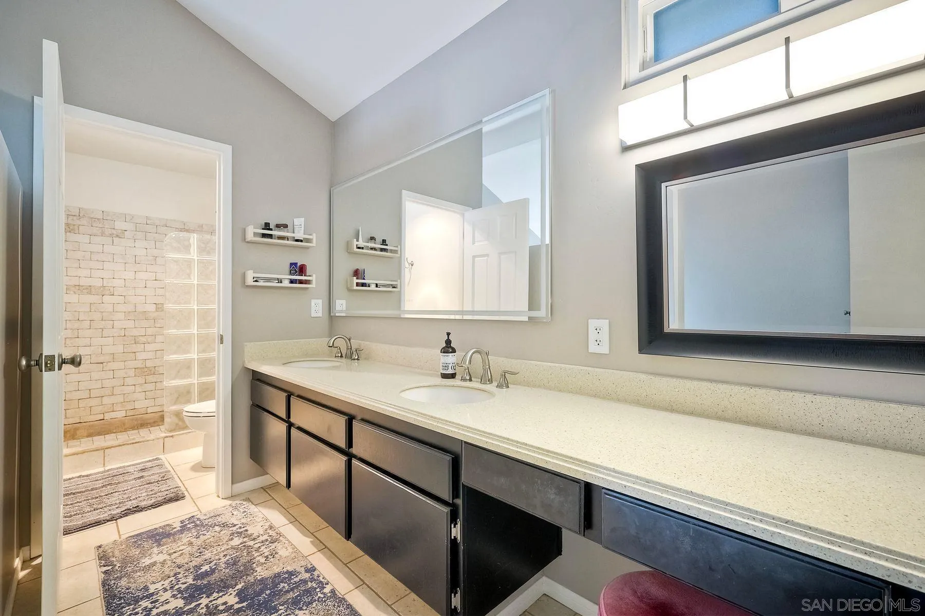https://cdn.realtyfeed.com/cdn/127/260019890/43358ebc83e69e1eb0e08e978000ea55.webp