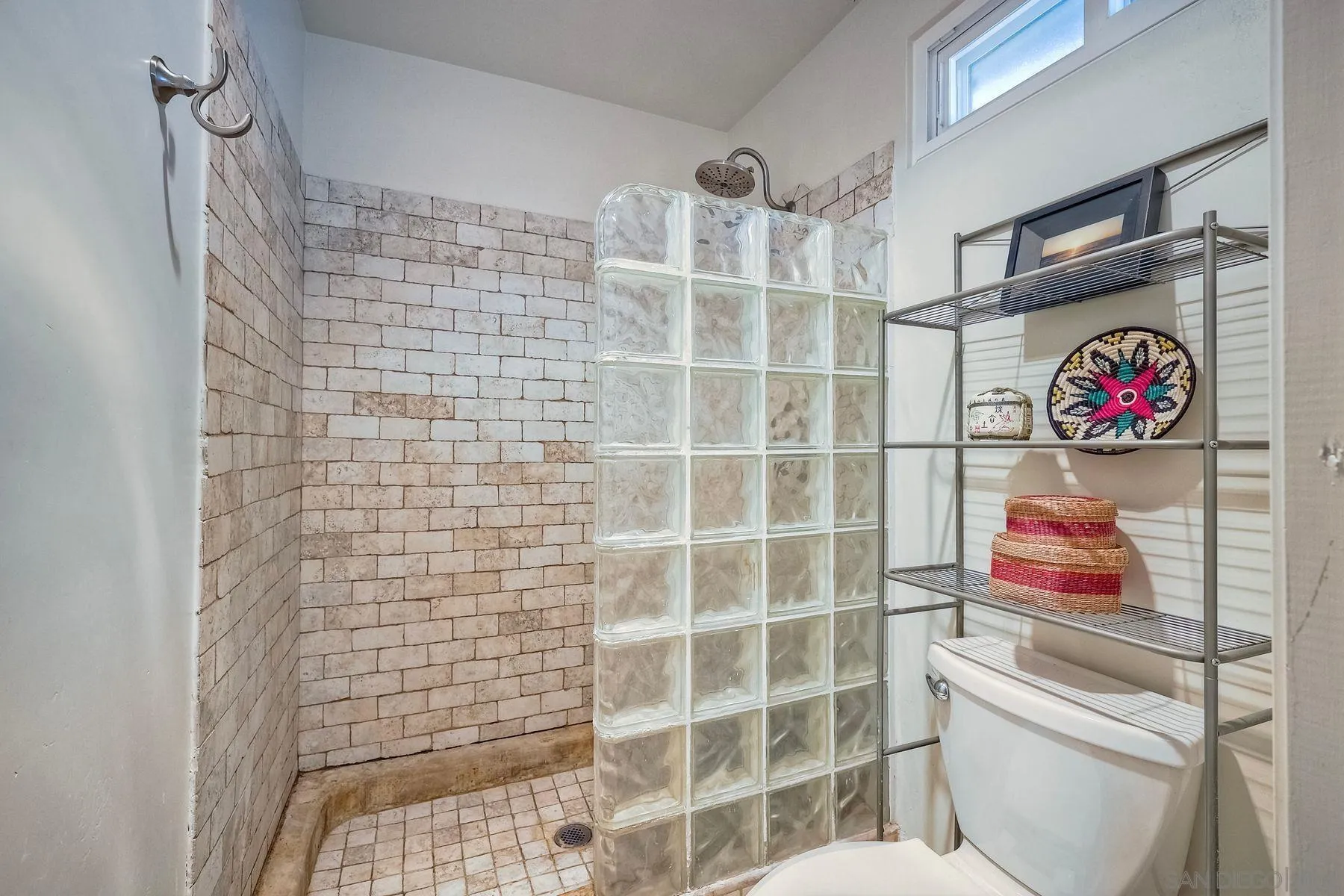 https://cdn.realtyfeed.com/cdn/127/260019890/66e66edf37de7449700af843b5e761b4.webp