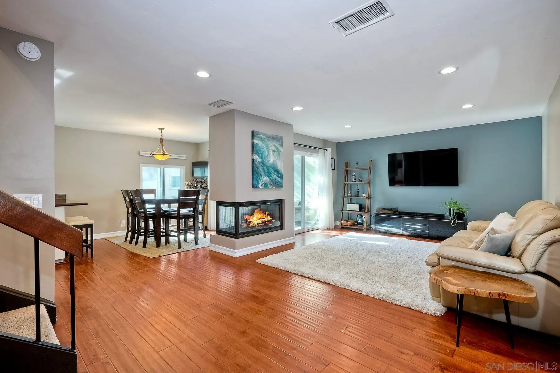 https://cdn.realtyfeed.com/cdn/127/260019890/71ed3648fc87c2b5c9405e82172ad749.webp