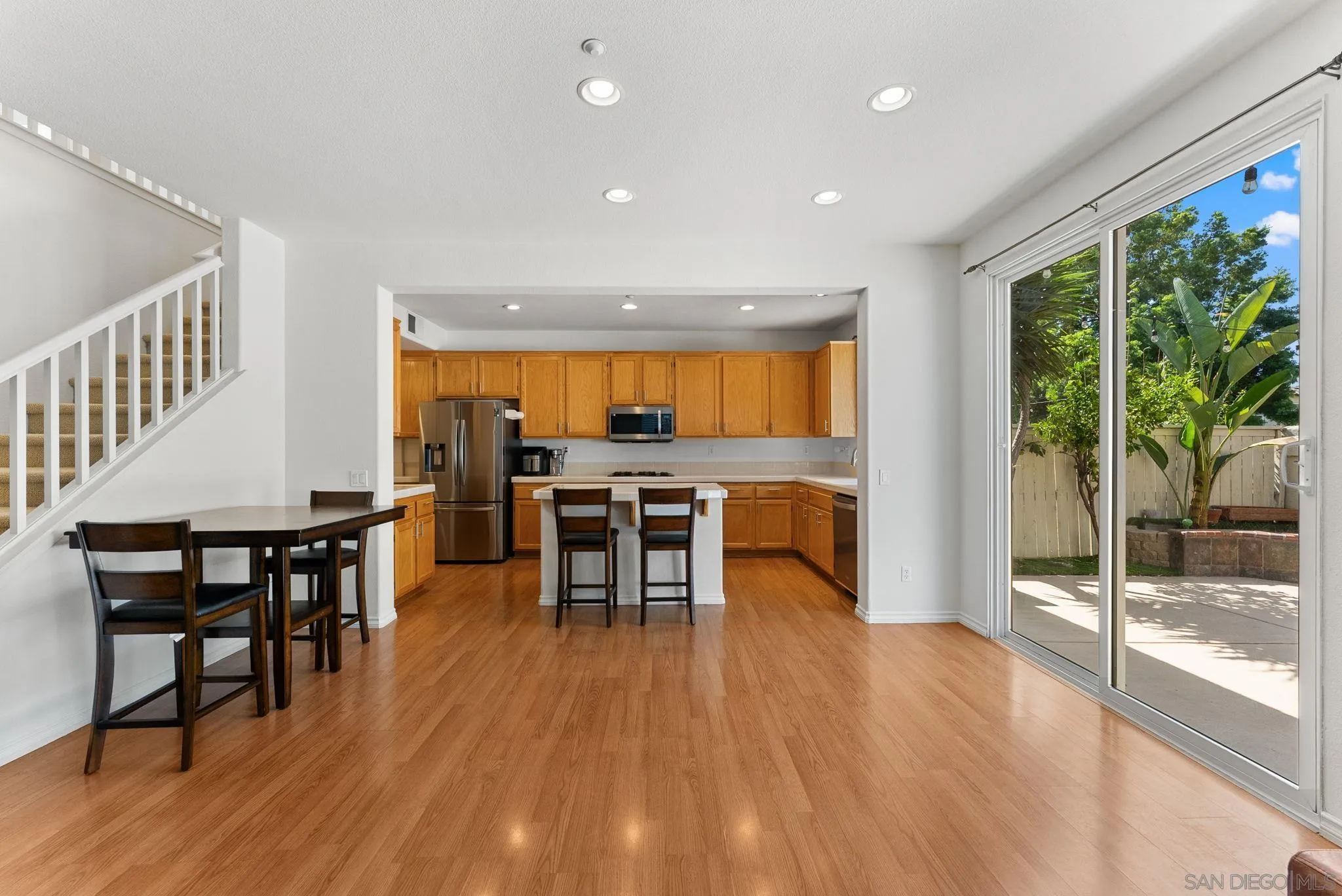https://cdn.realtyfeed.com/cdn/127/260019891/38aca50c7e734ca173c48e1a03a436ec.webp