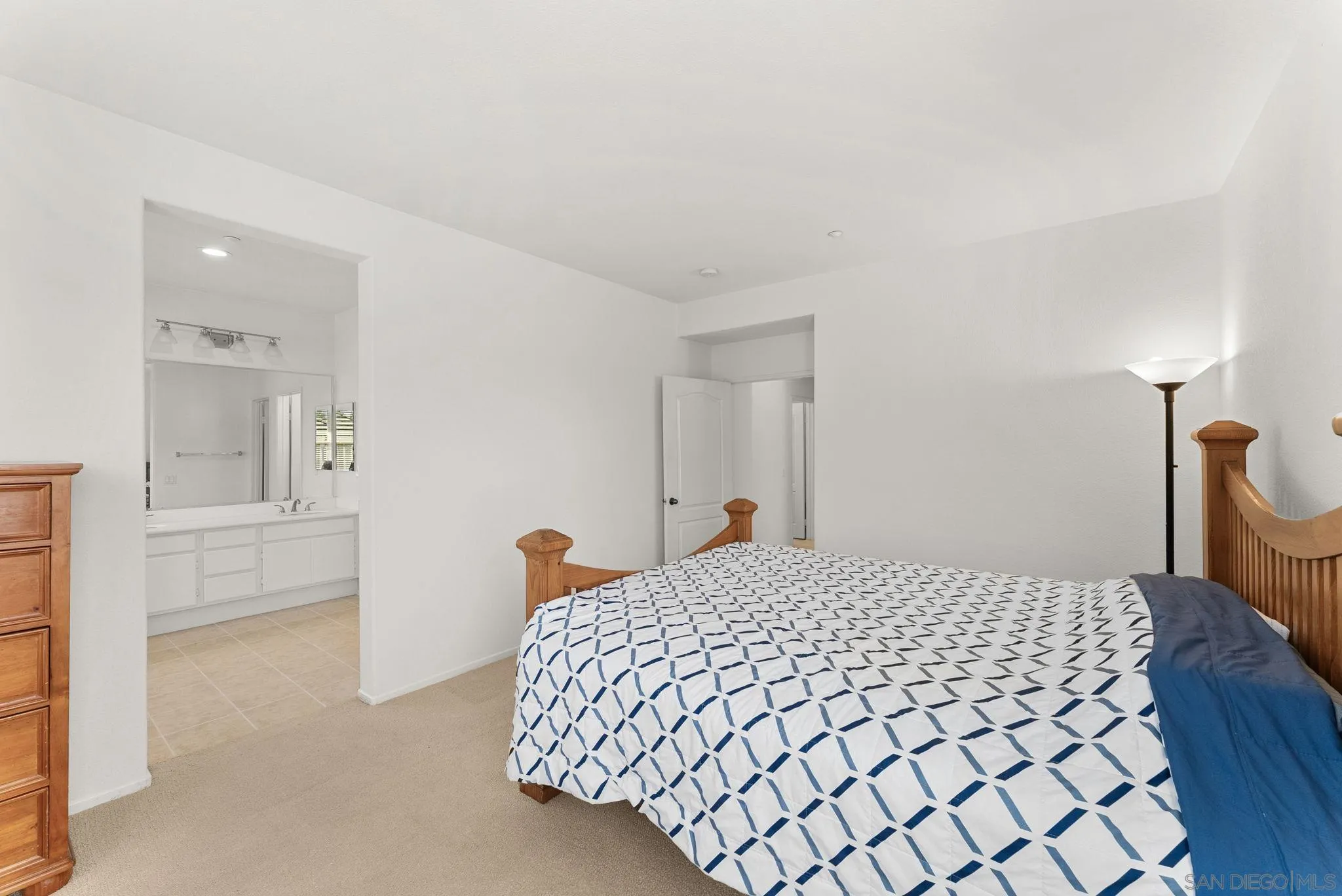 https://cdn.realtyfeed.com/cdn/127/260019891/9448e0d0f6c0d0eefdefe62feb91c4ec.webp