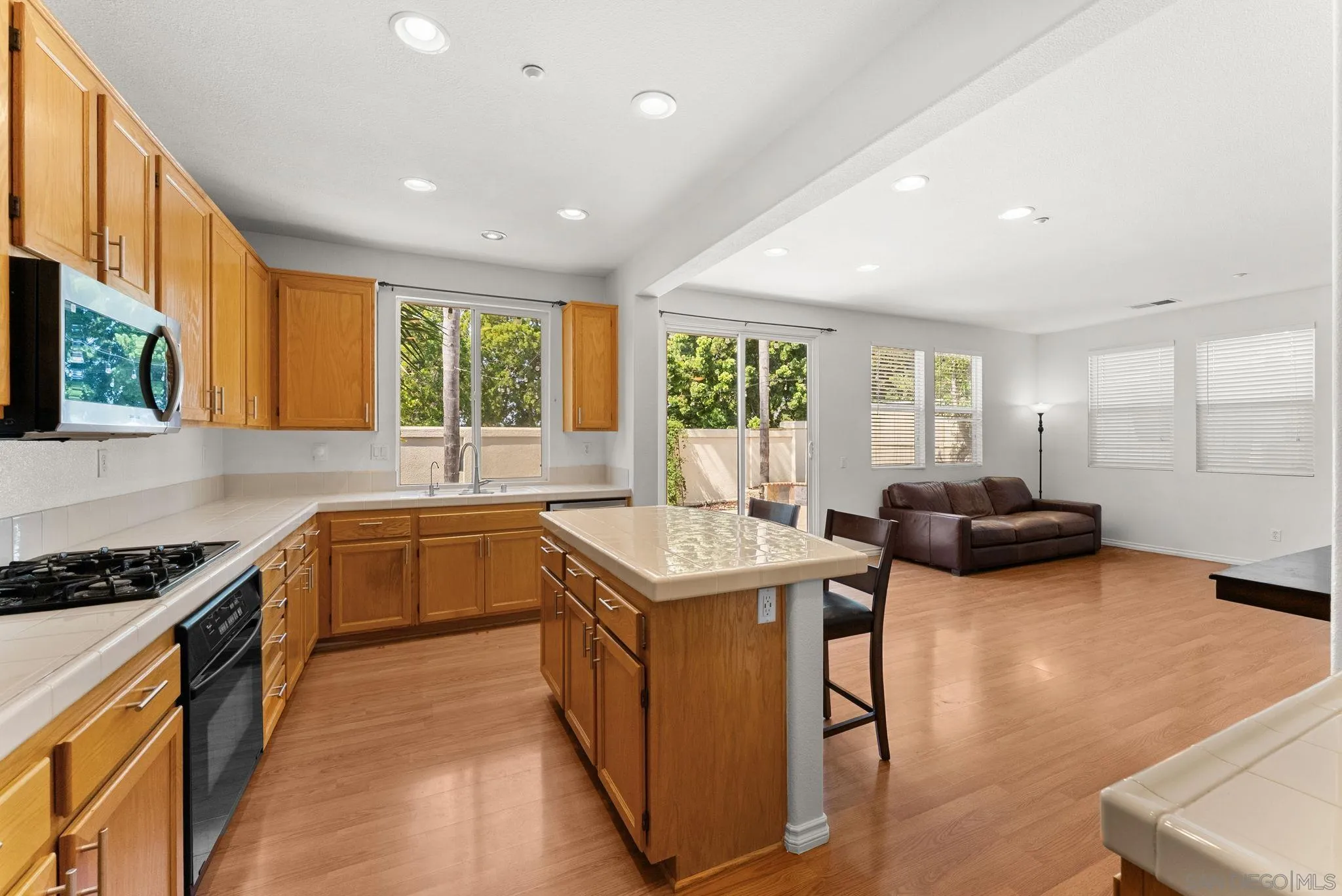 https://cdn.realtyfeed.com/cdn/127/260019891/b2777820b19e626176e5d1c570441911.webp