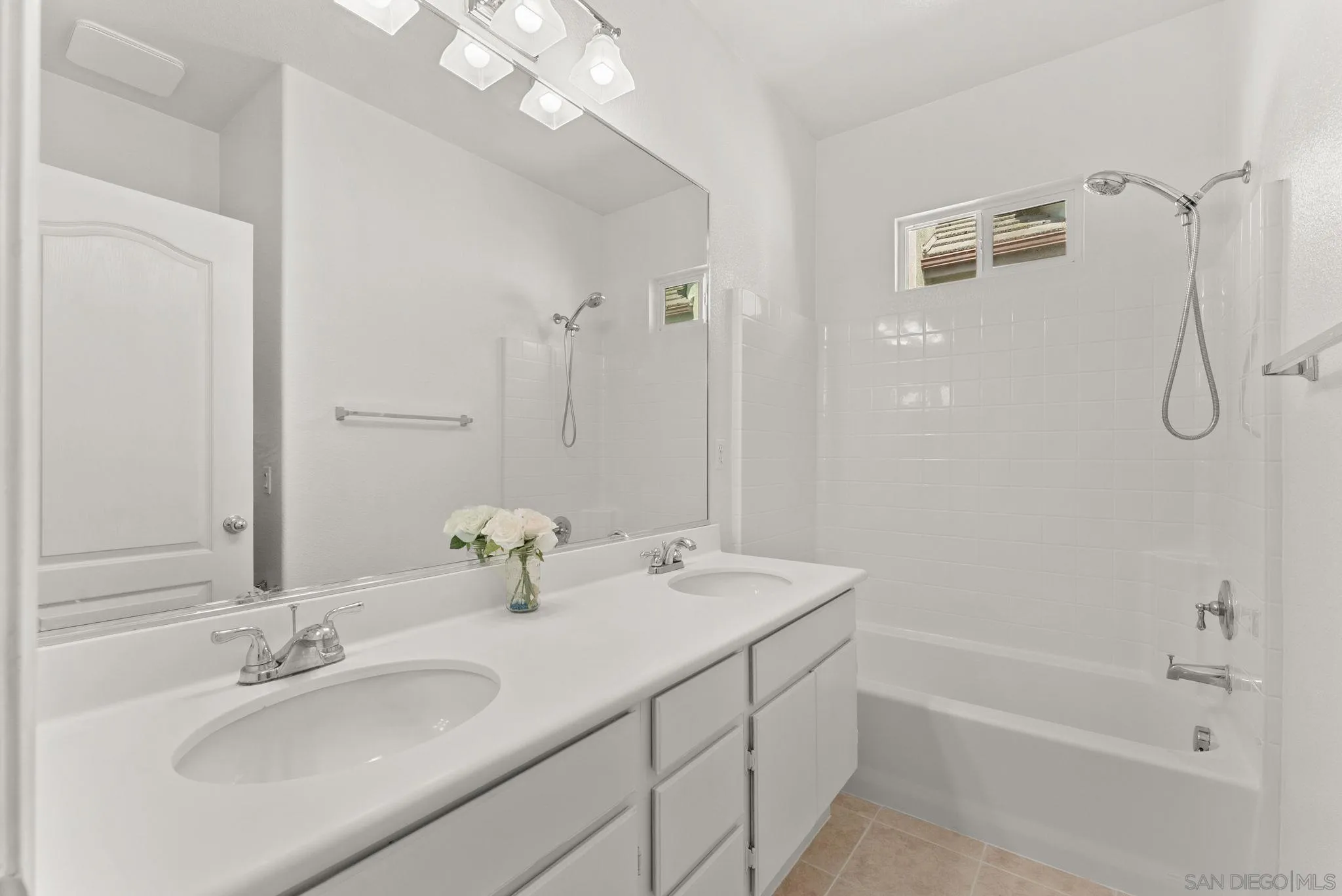 https://cdn.realtyfeed.com/cdn/127/260019891/dad3708ffe4bb2622f9e01b80d772392.webp